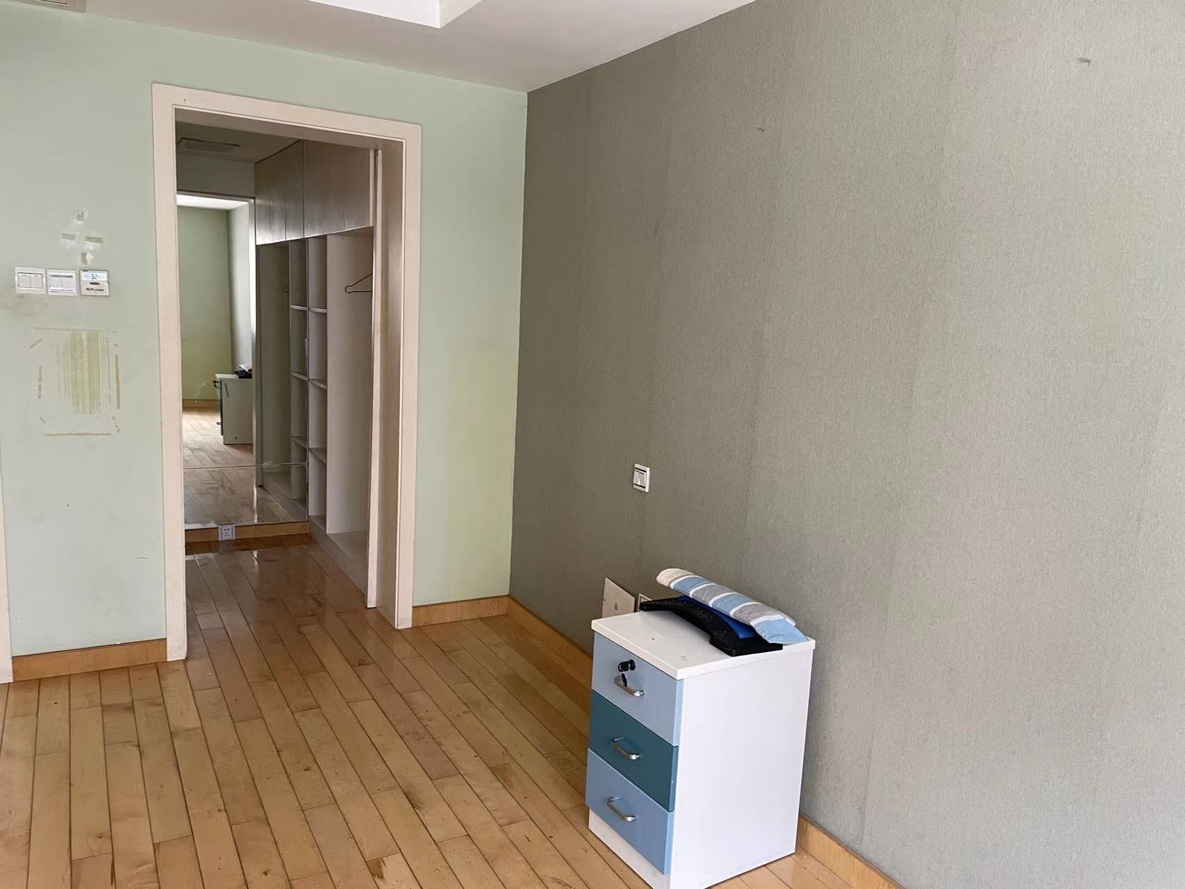 天馨花苑 3室2厅1卫 121m&sup2;