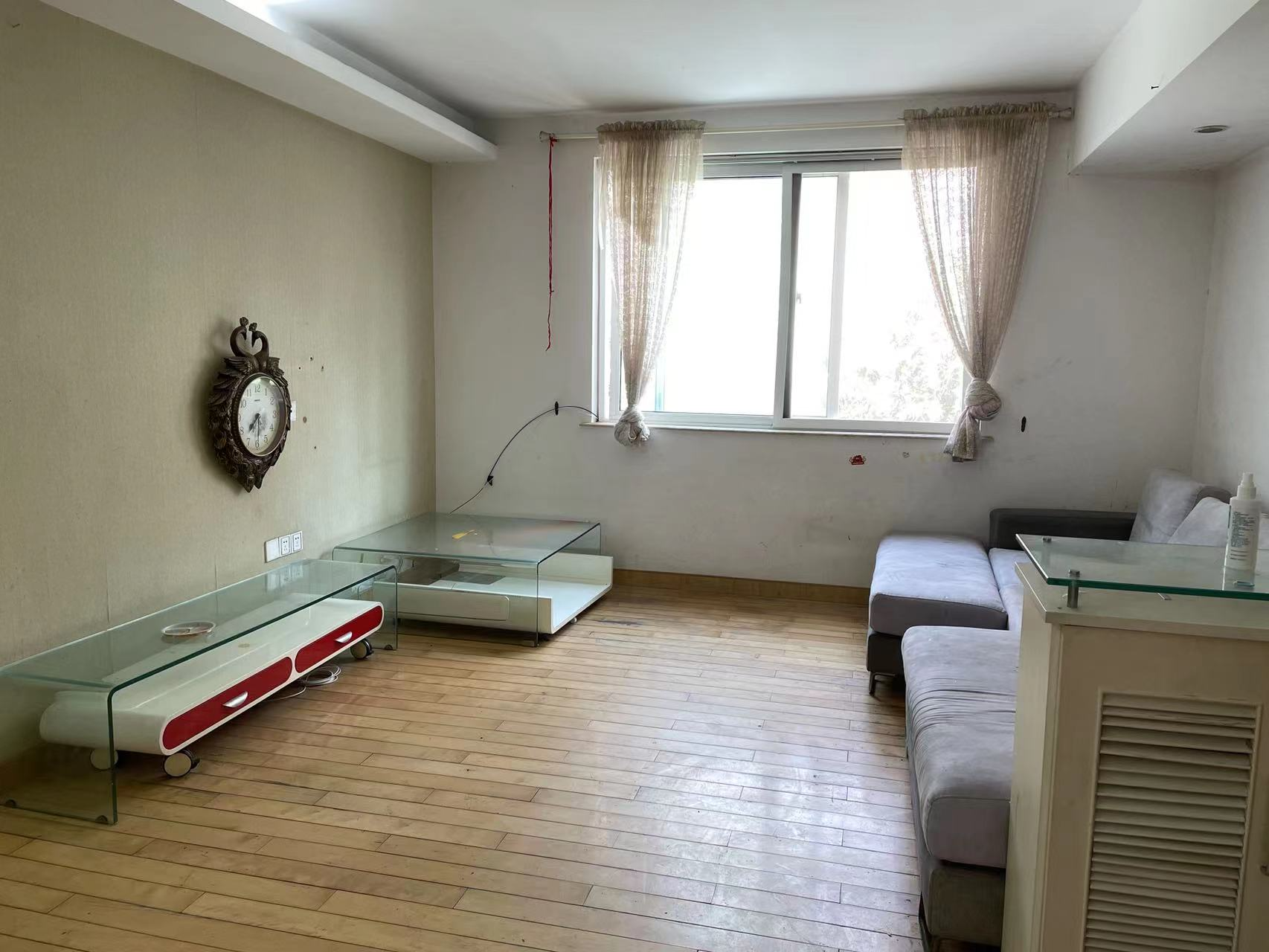 天馨花苑 3室2厅1卫 121m²