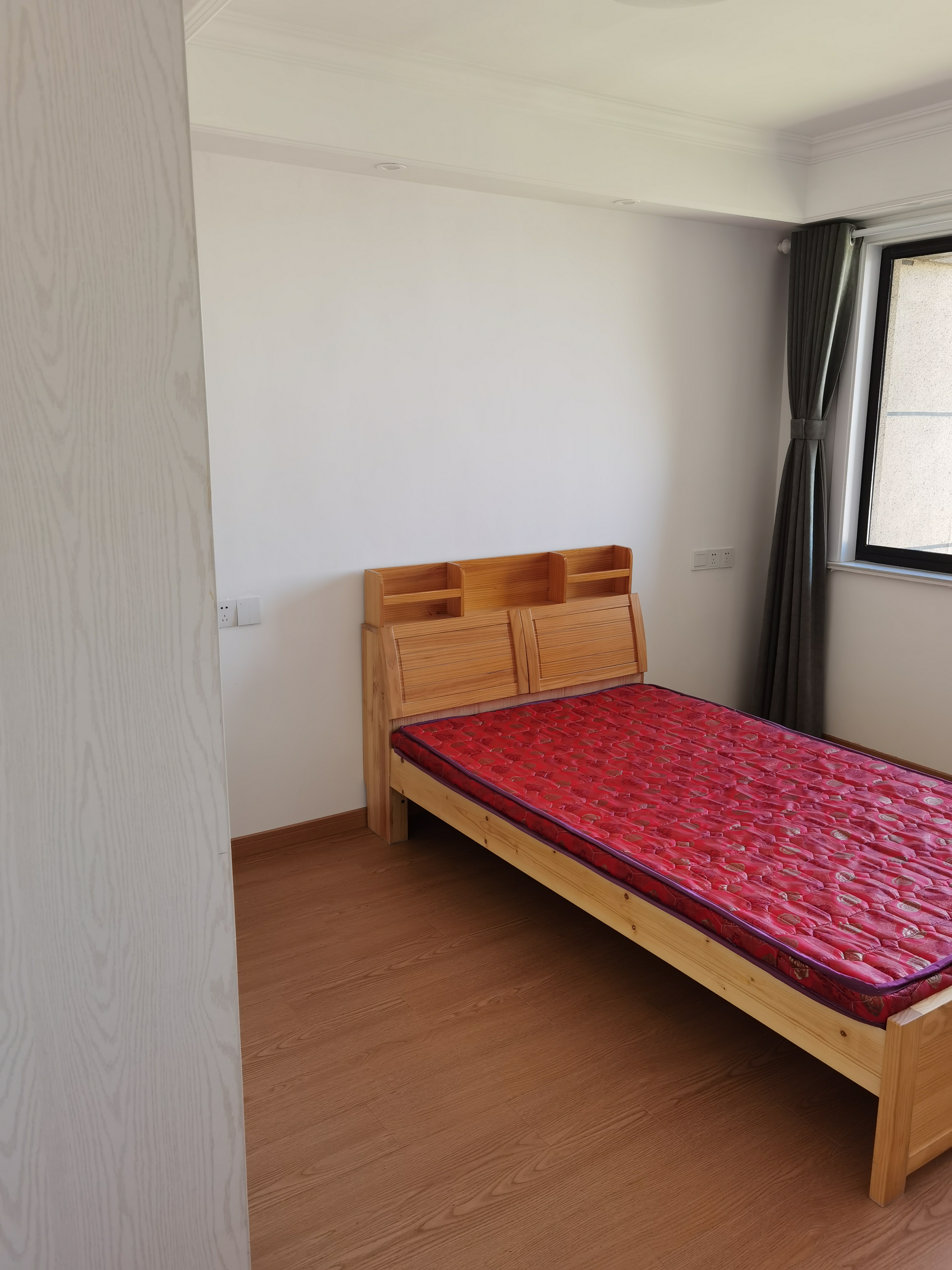 外滩花苑 3室2厅1卫 125m&sup2;