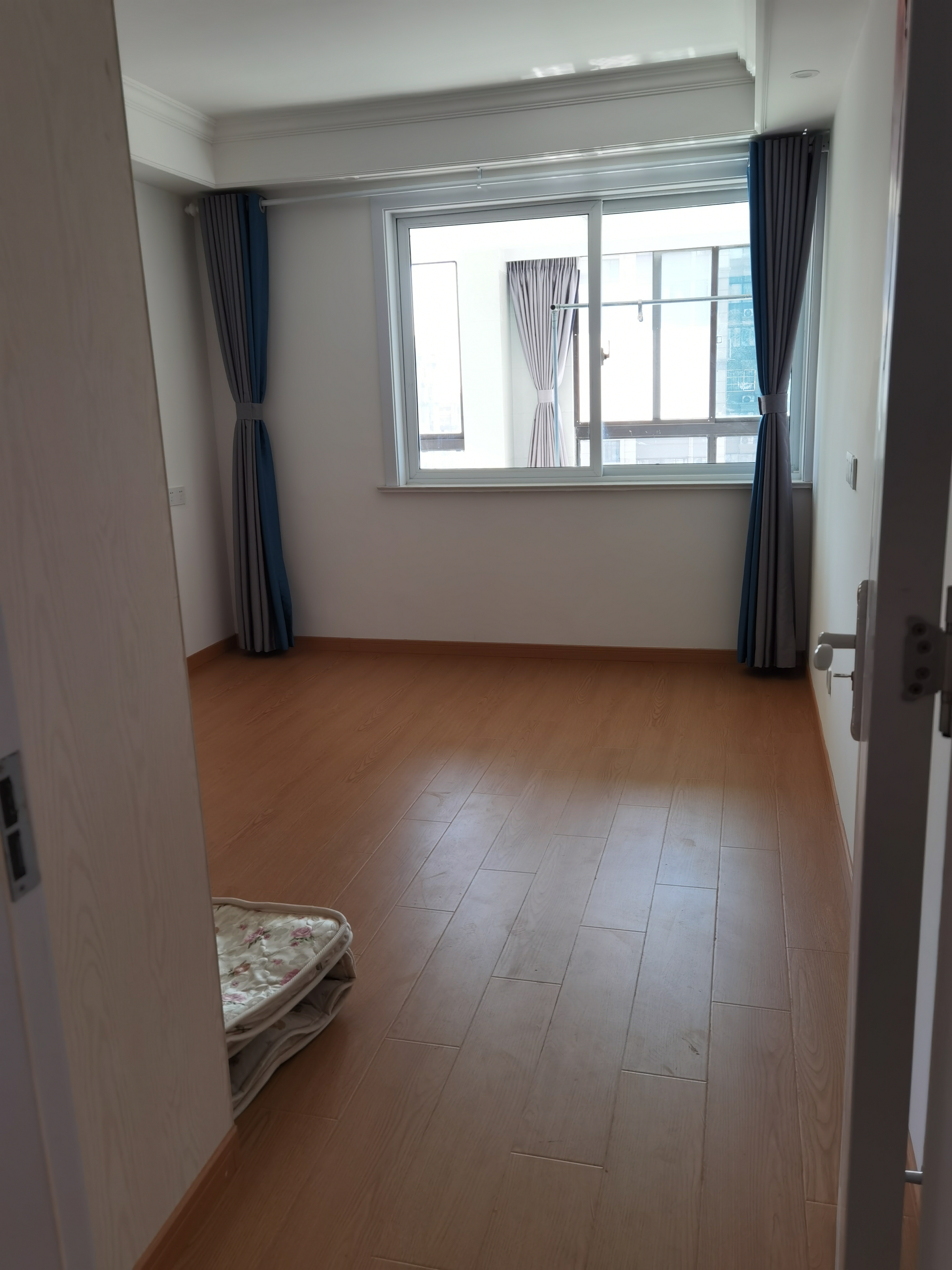 外滩花苑 3室2厅1卫 125m&sup2;