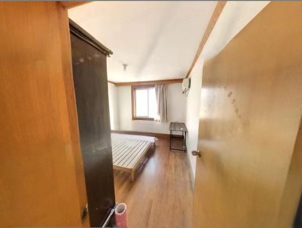北濠桥东村 4室2厅1卫 160m&sup2;