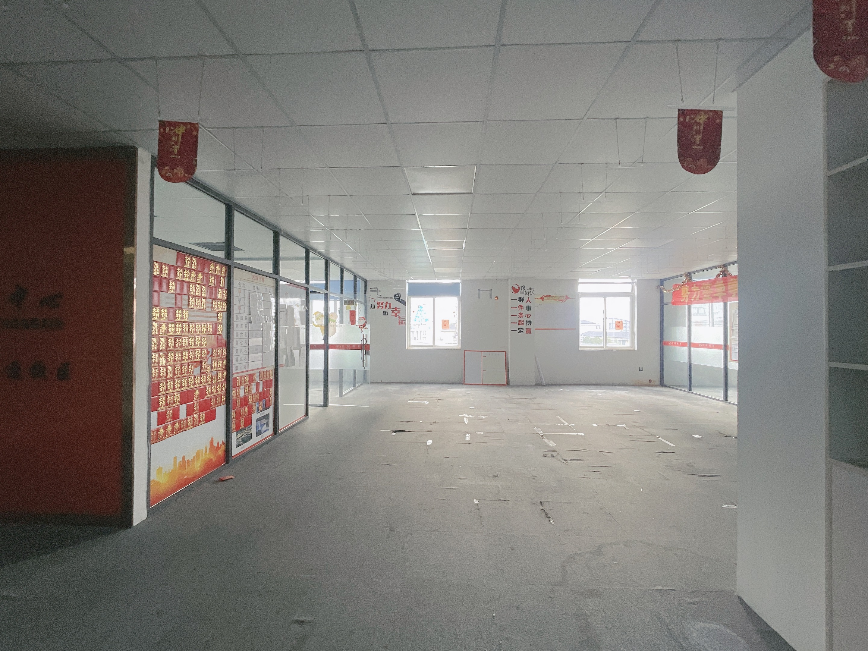 鼎典大厦 4室2厅1卫 201.00m&sup2;