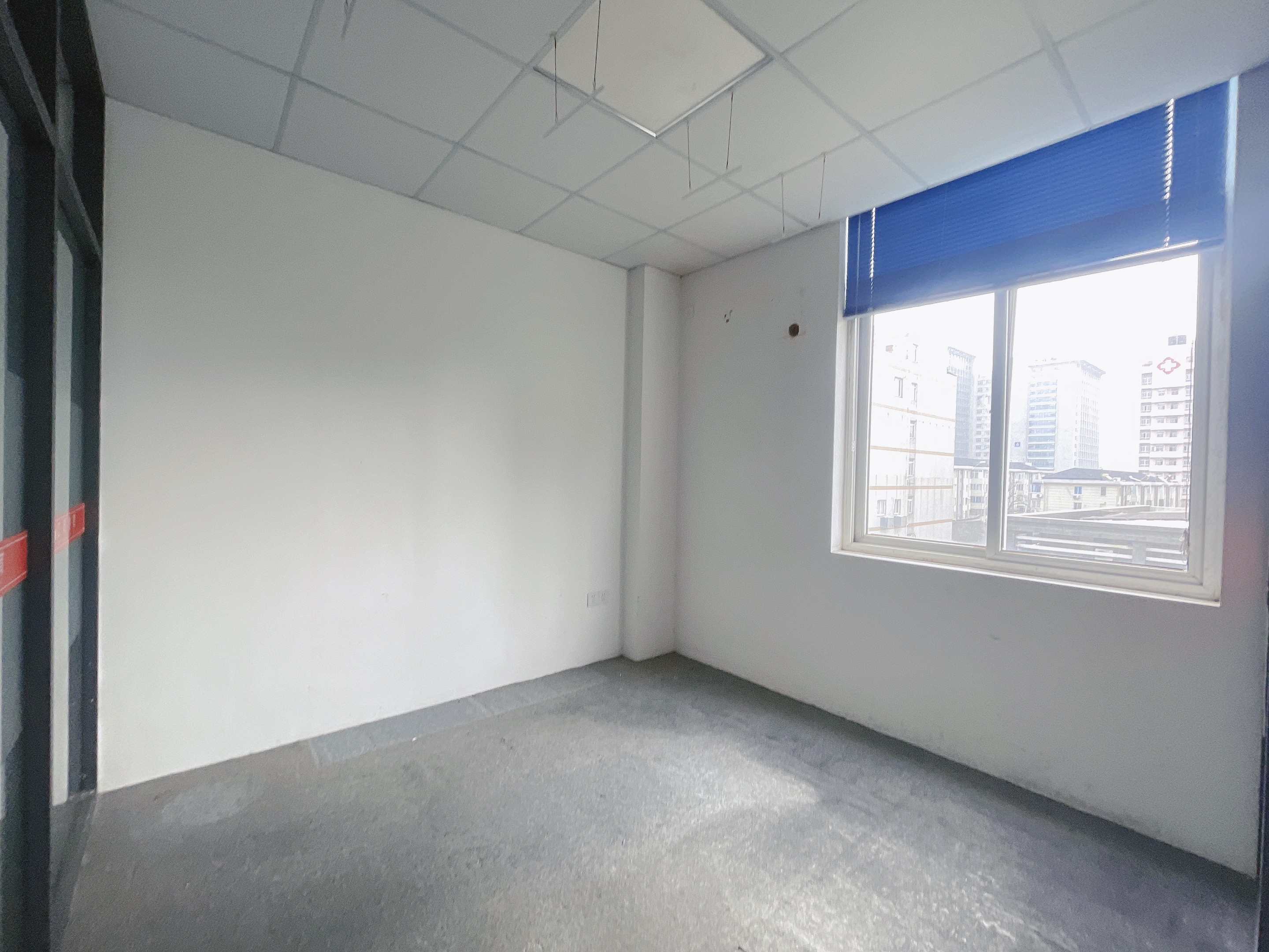 鼎典大厦 4室2厅1卫 201.00m&sup2;