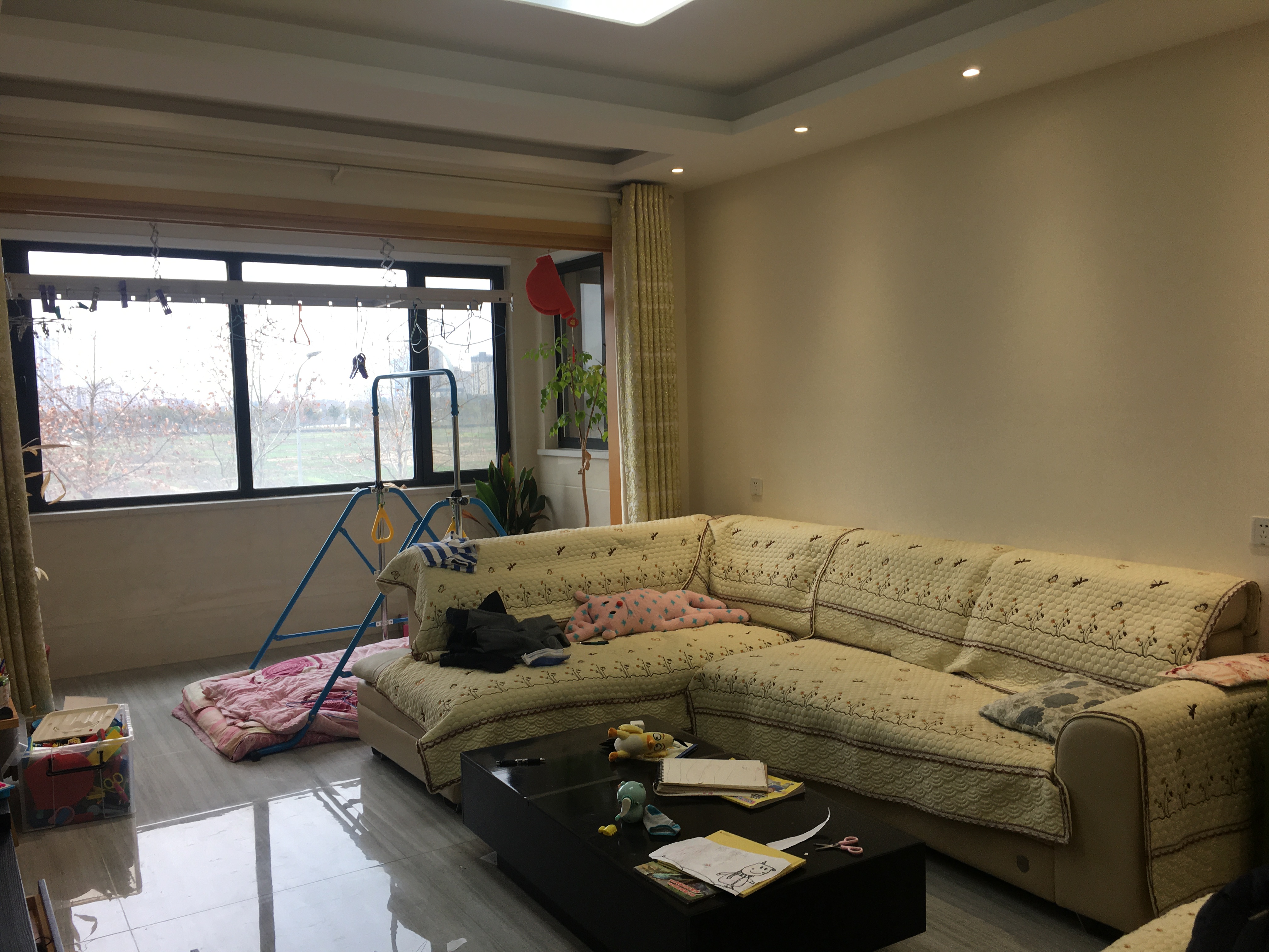 中港城世家 3室2厅1卫 115m&sup2;