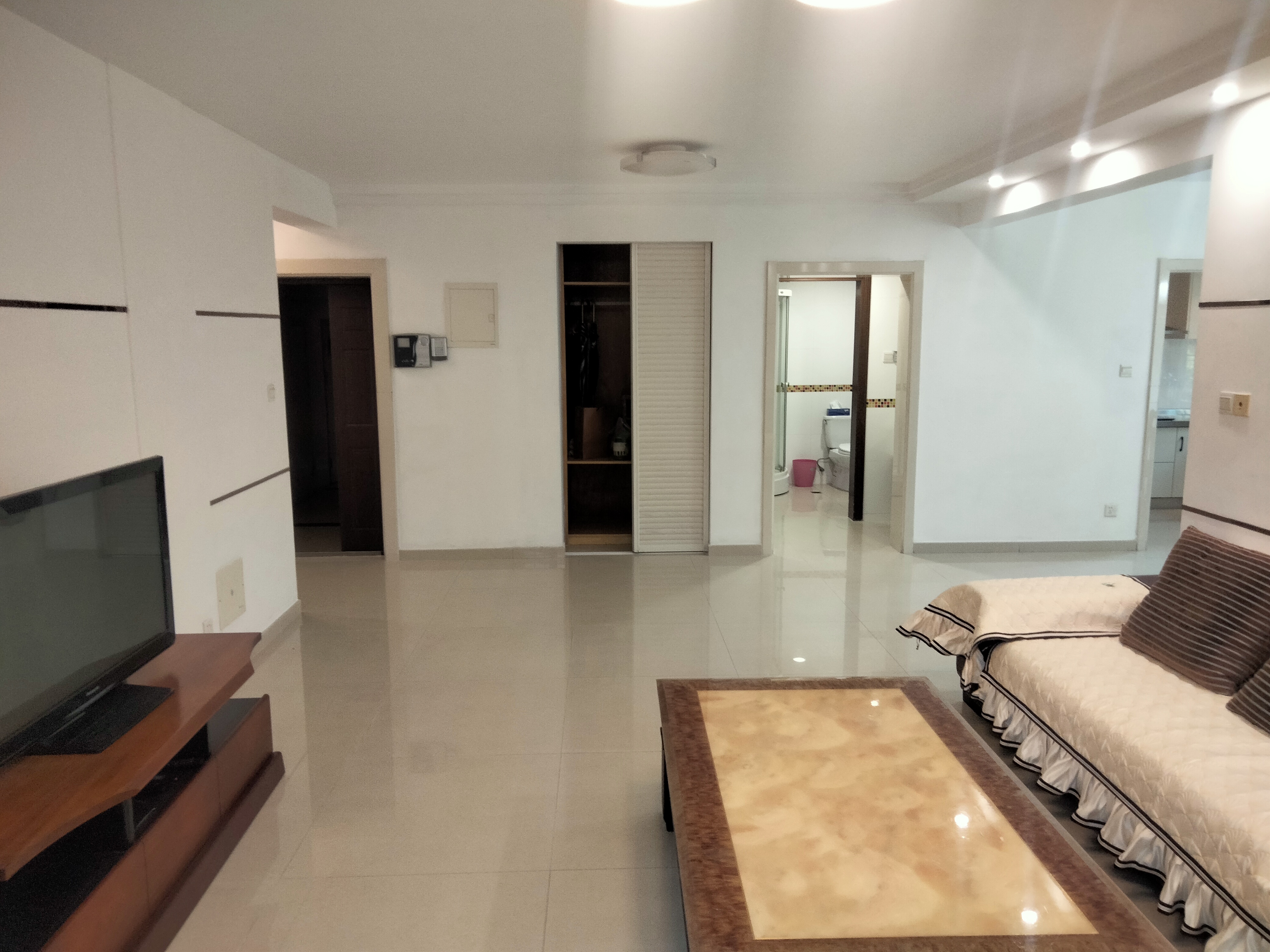 凤凰莱茵苑 4室2厅2卫 161m&sup2;