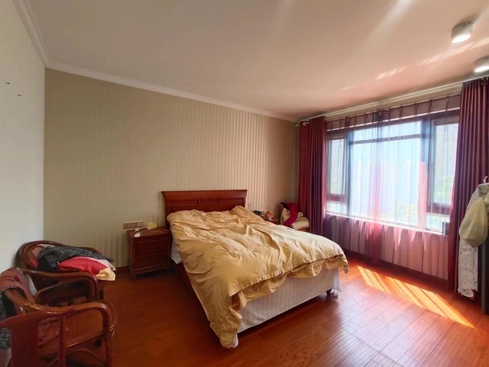 德诚翠湖湾 5室2厅3卫 204.95m&sup2;