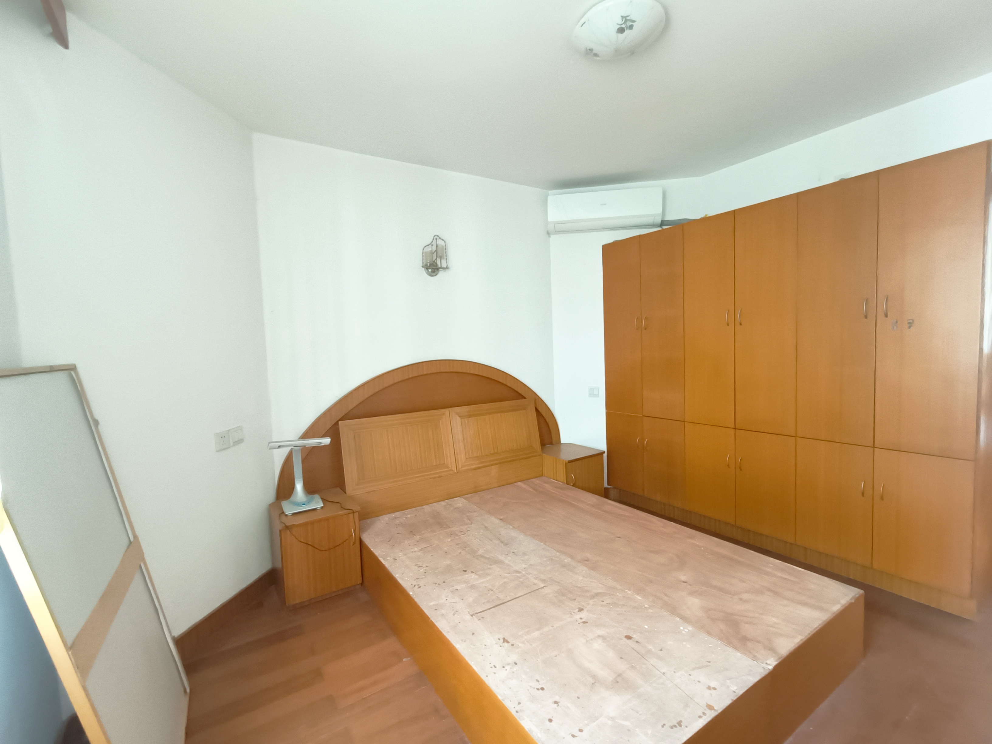海港新村 3室2厅1卫 101m&sup2;