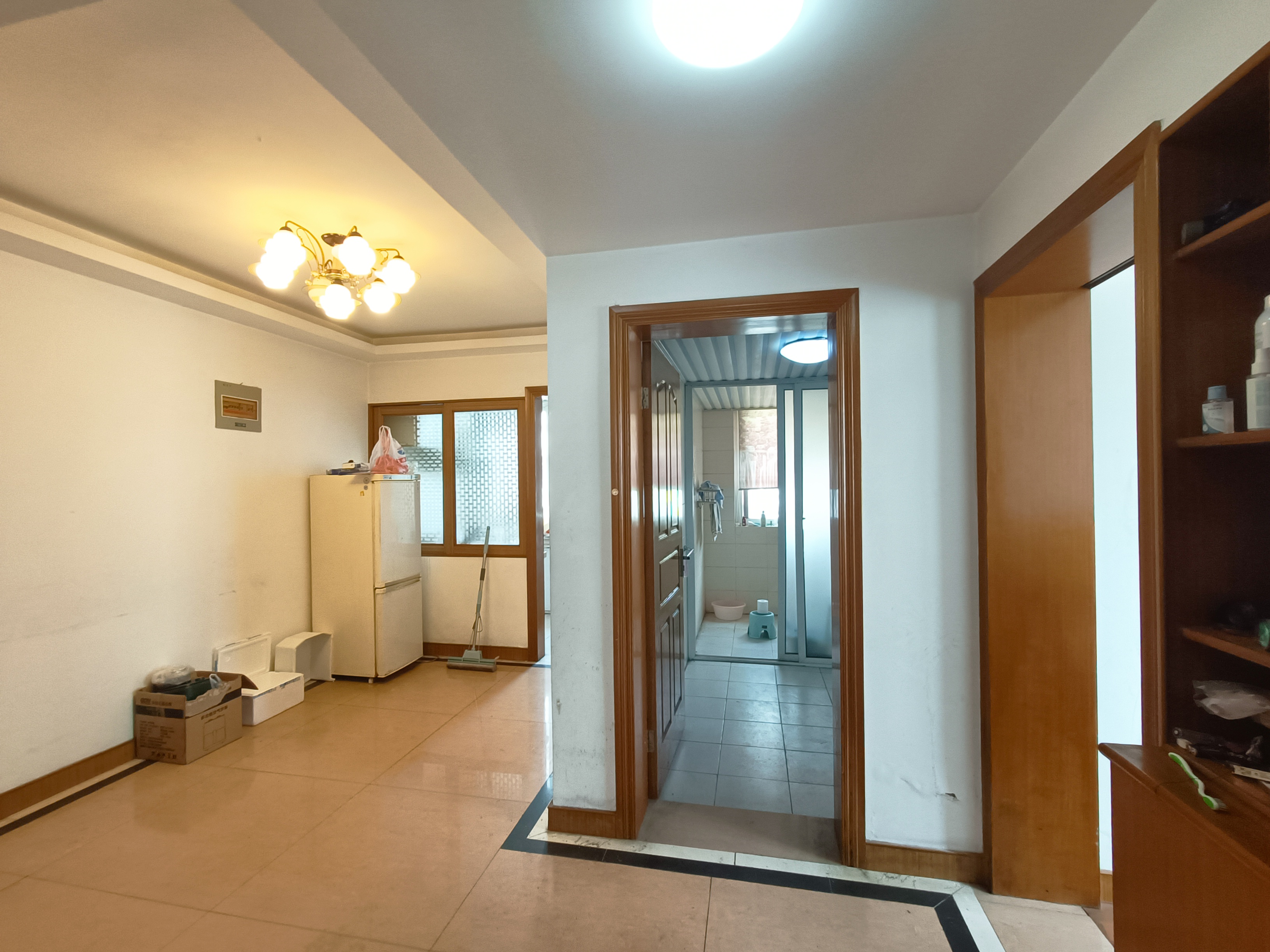 海港新村 3室2厅1卫 101m²