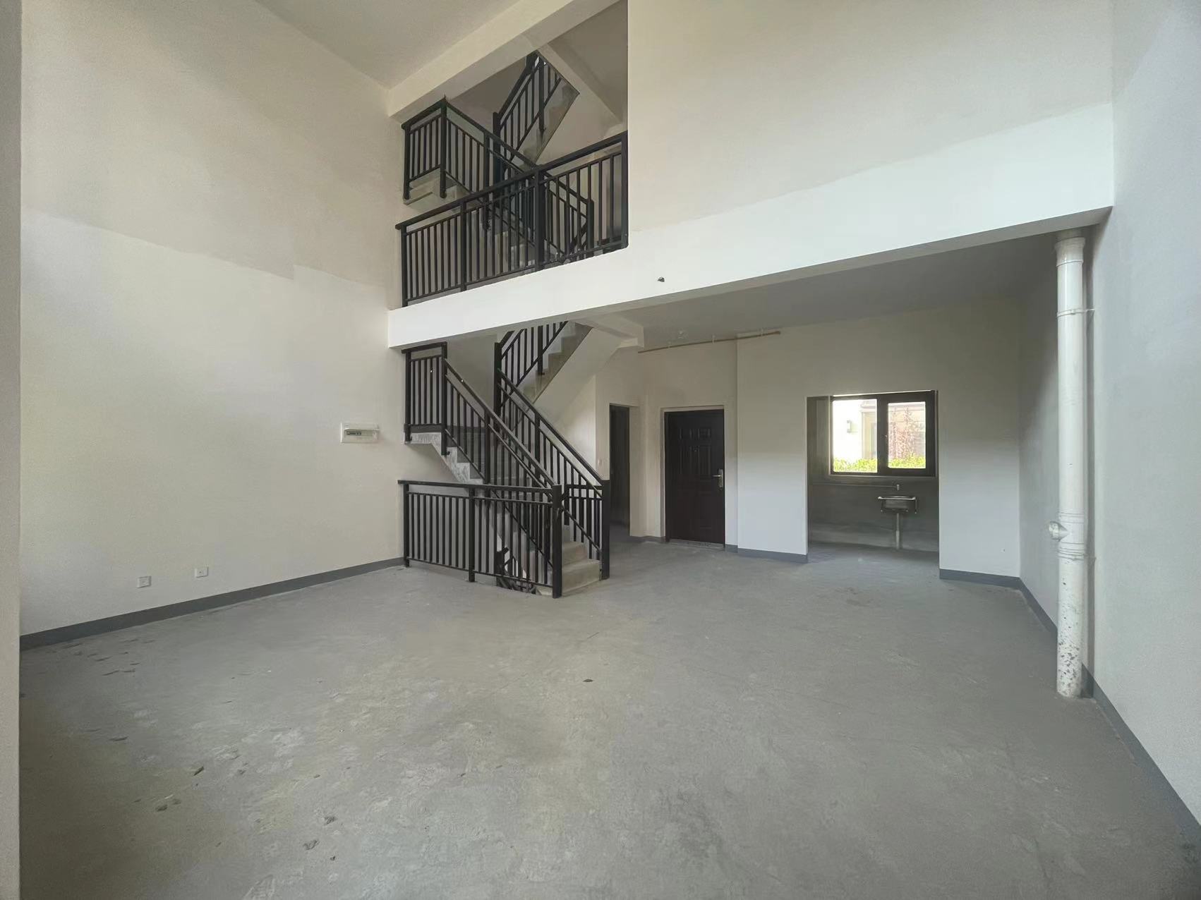 绿地新里城 4室2厅3卫 140m²