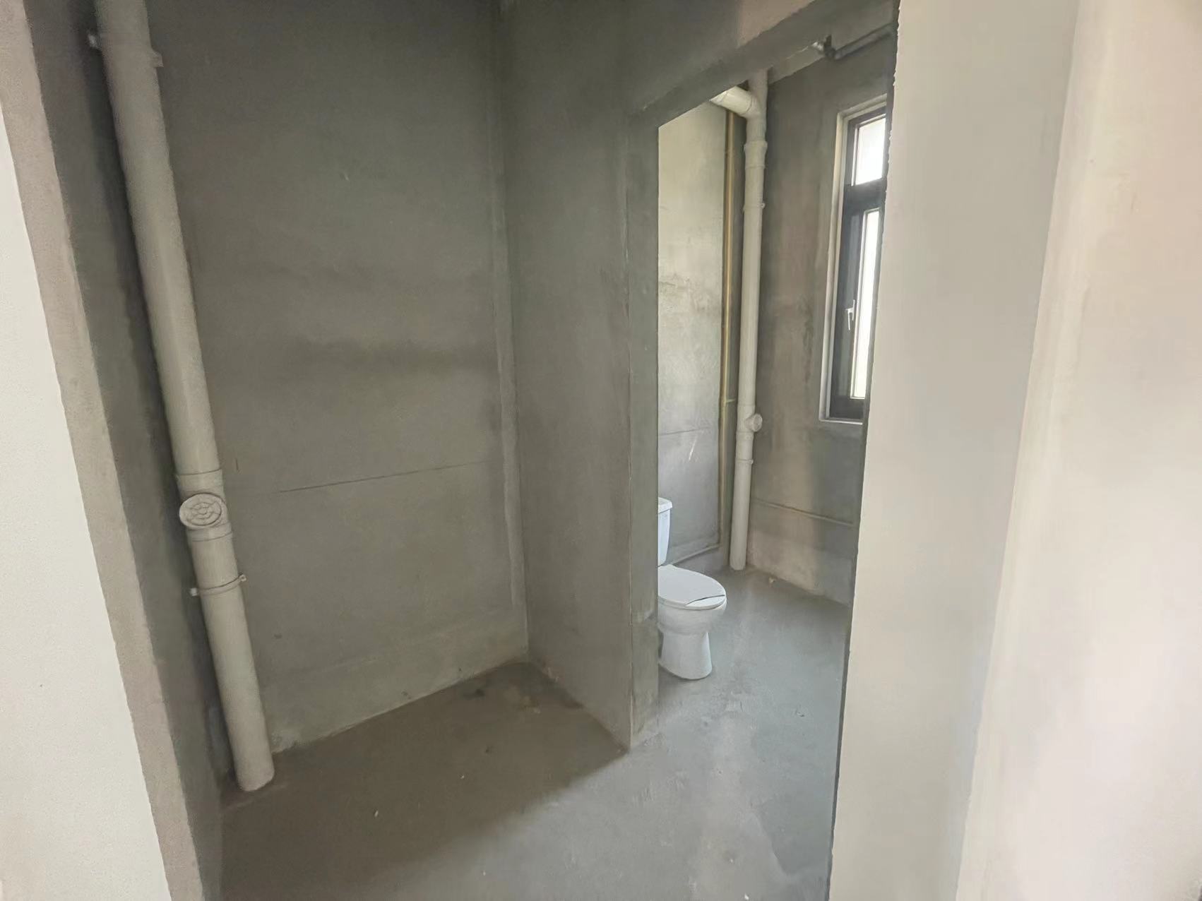 绿地新里城 4室2厅3卫 140m&sup2;