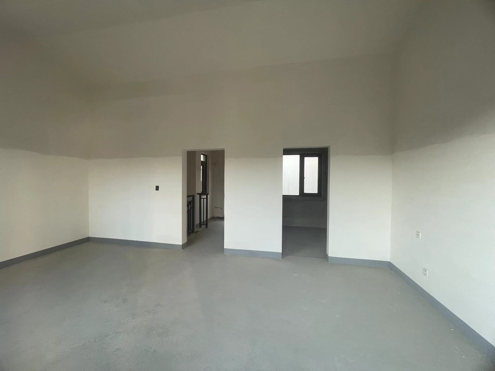 绿地新里城 4室2厅3卫 140m&sup2;
