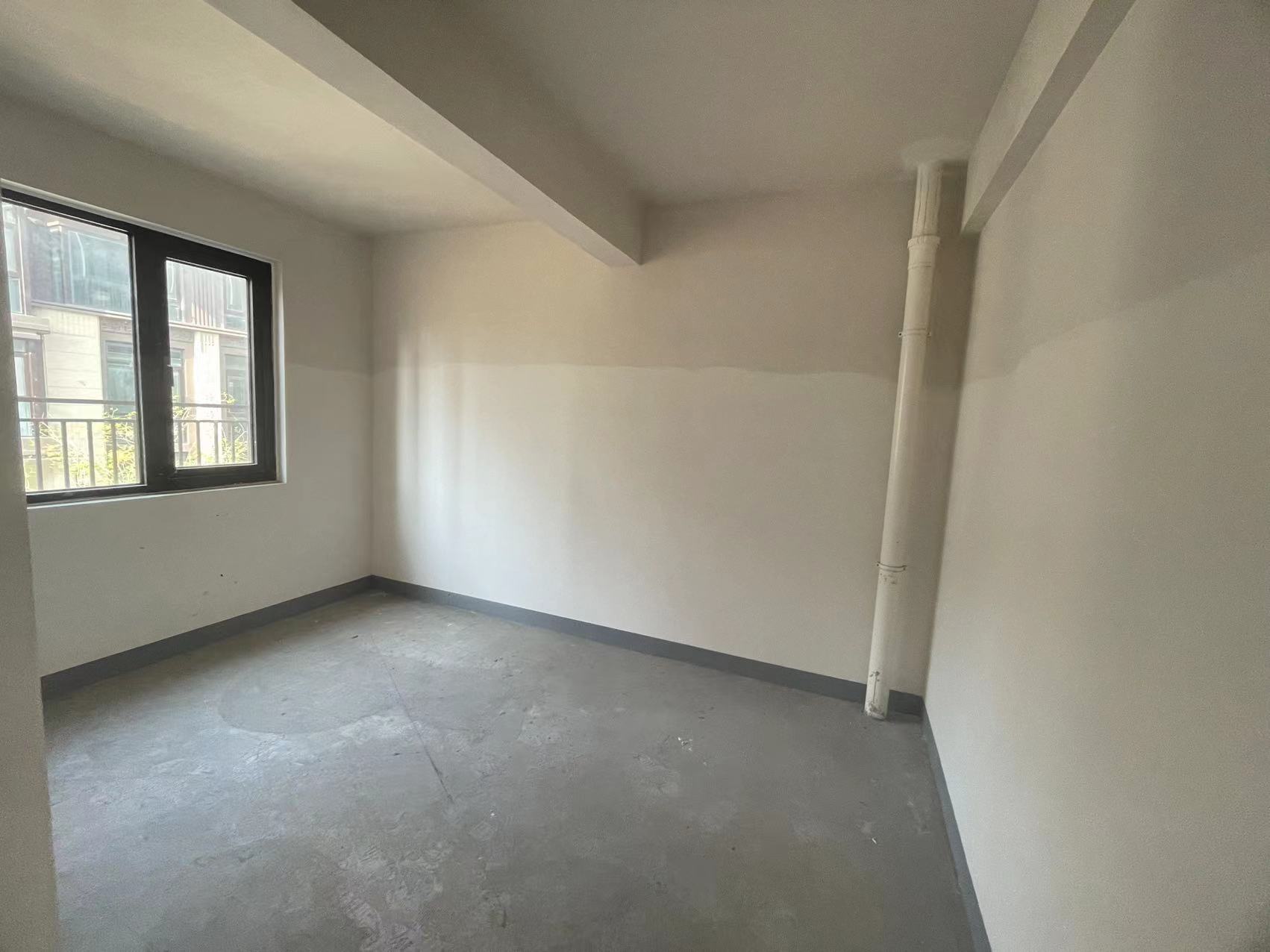 绿地新里城 4室2厅3卫 140m&sup2;