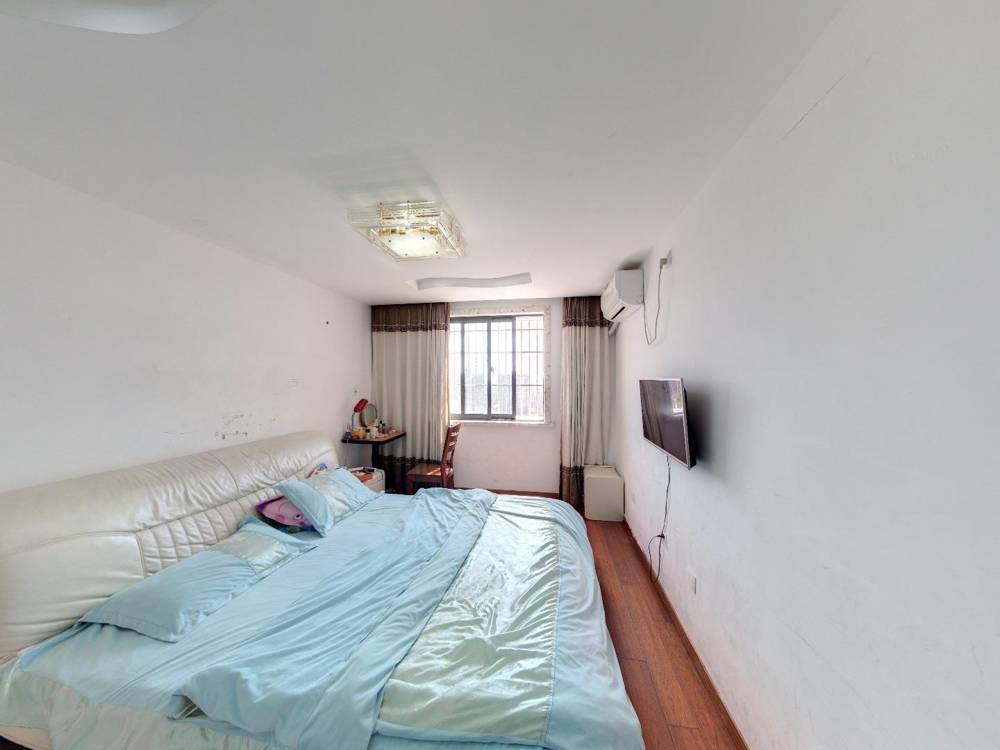 龙田花苑一期 3室2厅2卫 115.00m&sup2;