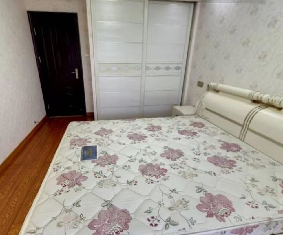 天山花苑西区 3室2厅2卫 132m&sup2;