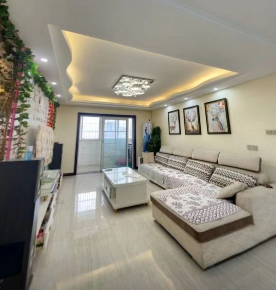 天山花苑西区 3室2厅2卫 132m&sup2;