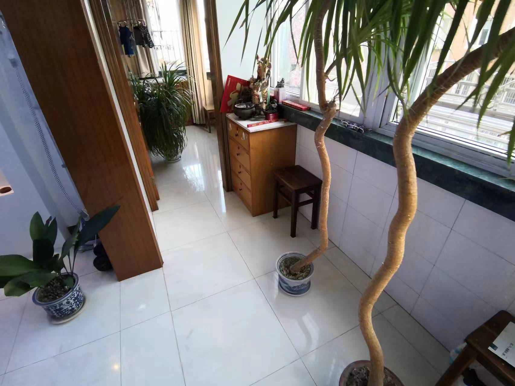 华中园 4室2厅2卫 145.8m&sup2;