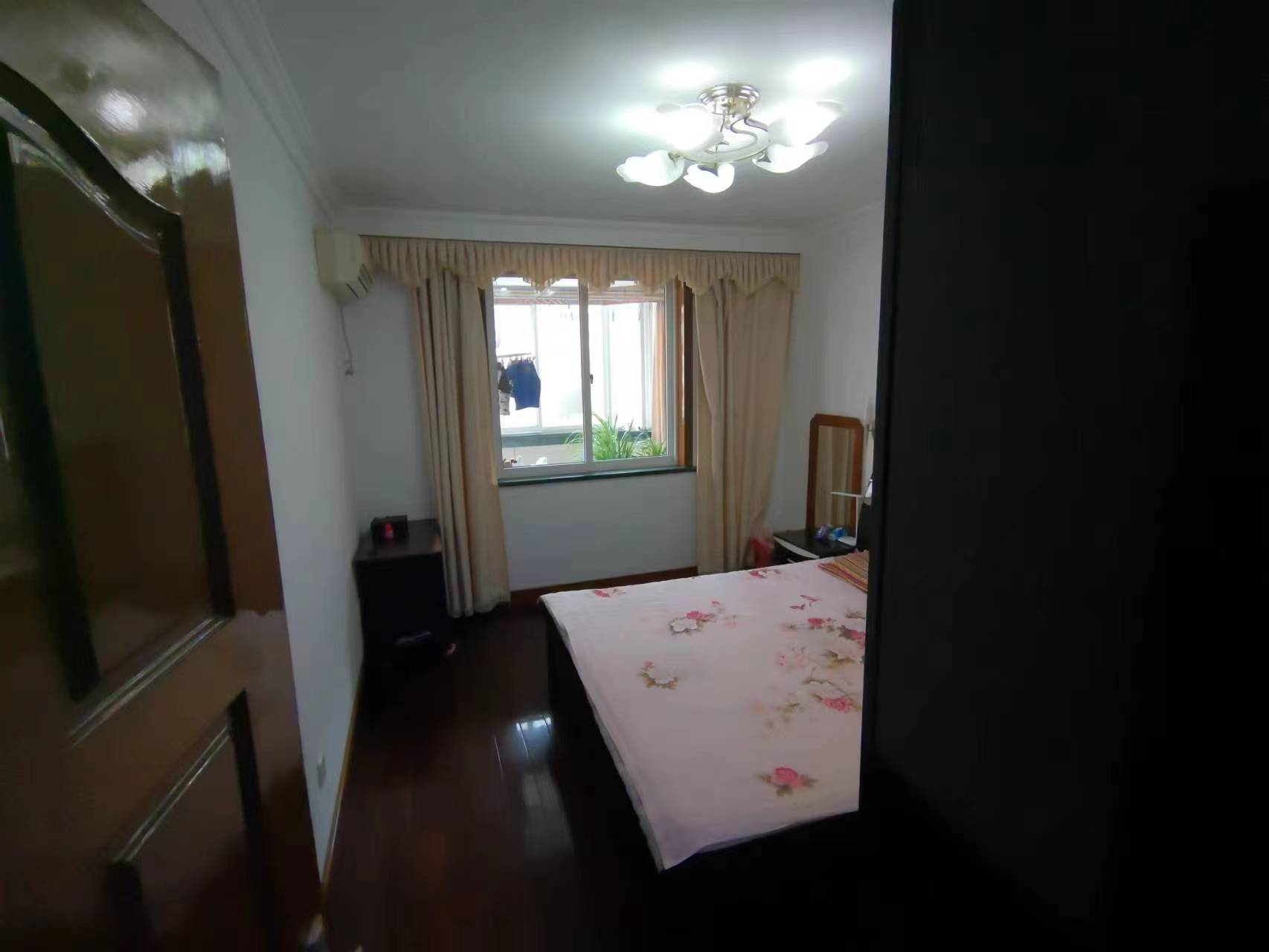 华中园 4室2厅2卫 145.8m&sup2;