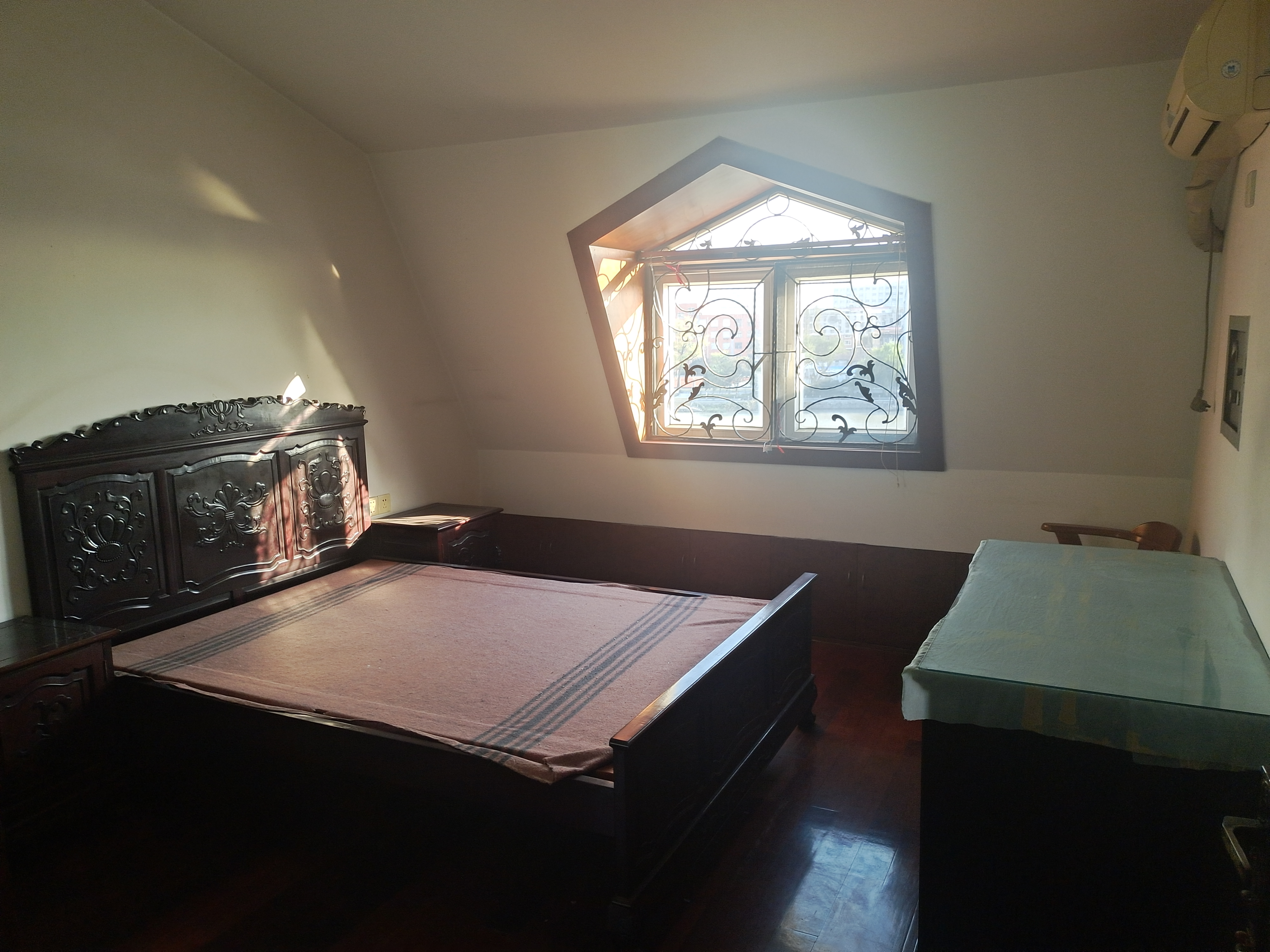 北濠山庄 4室2厅2卫 146.5m&sup2;