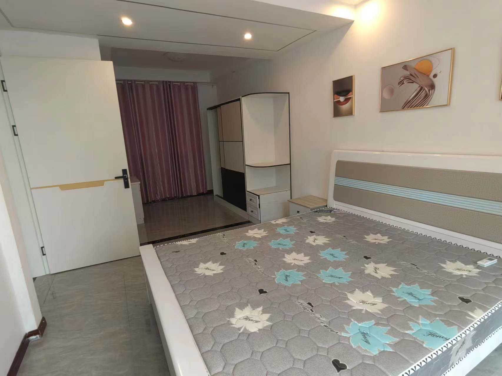 绿地新里城 3室2厅1卫 91m&sup2;