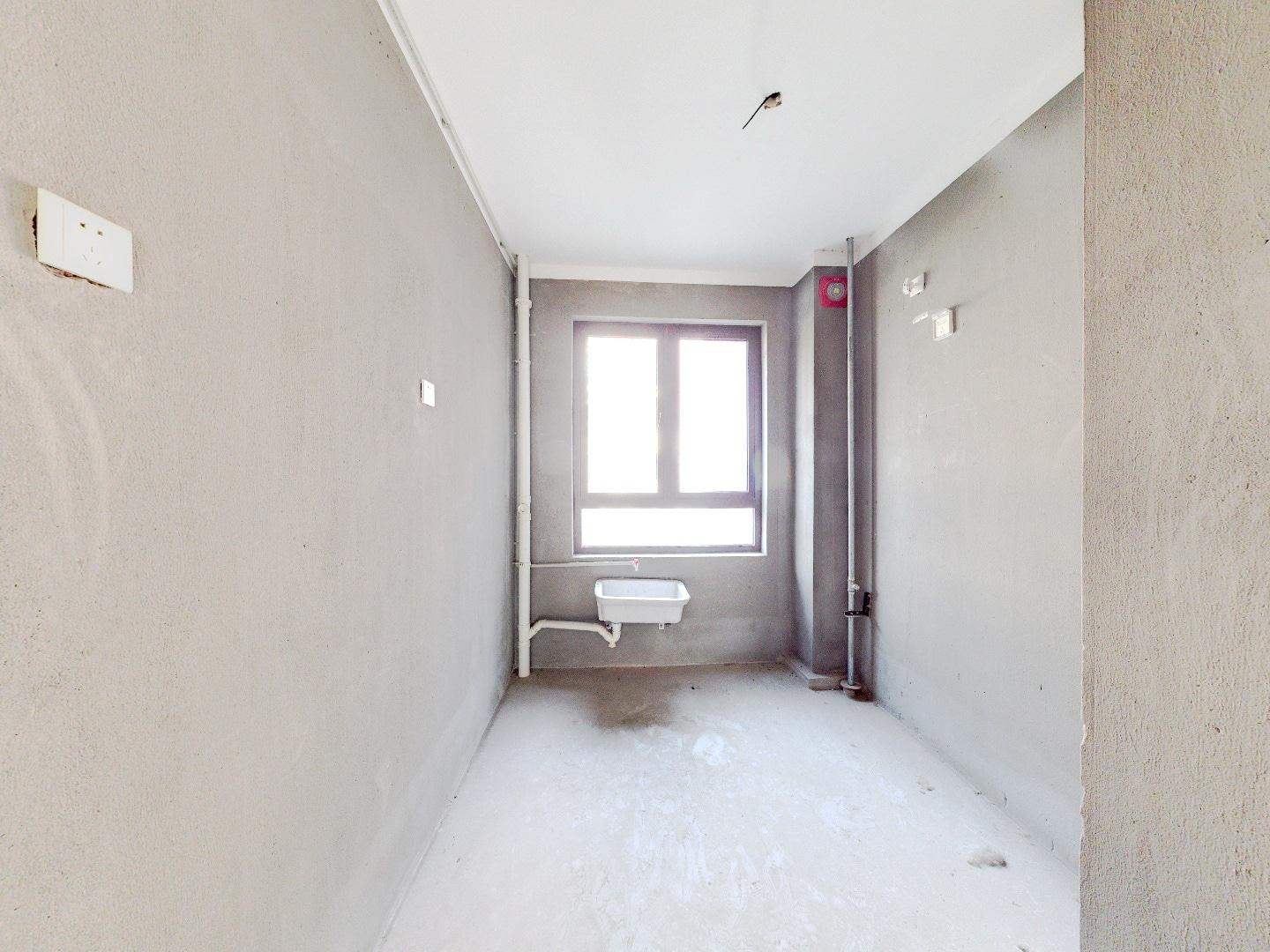 盛和九里香堤一期 4室2厅2卫 156m&sup2;