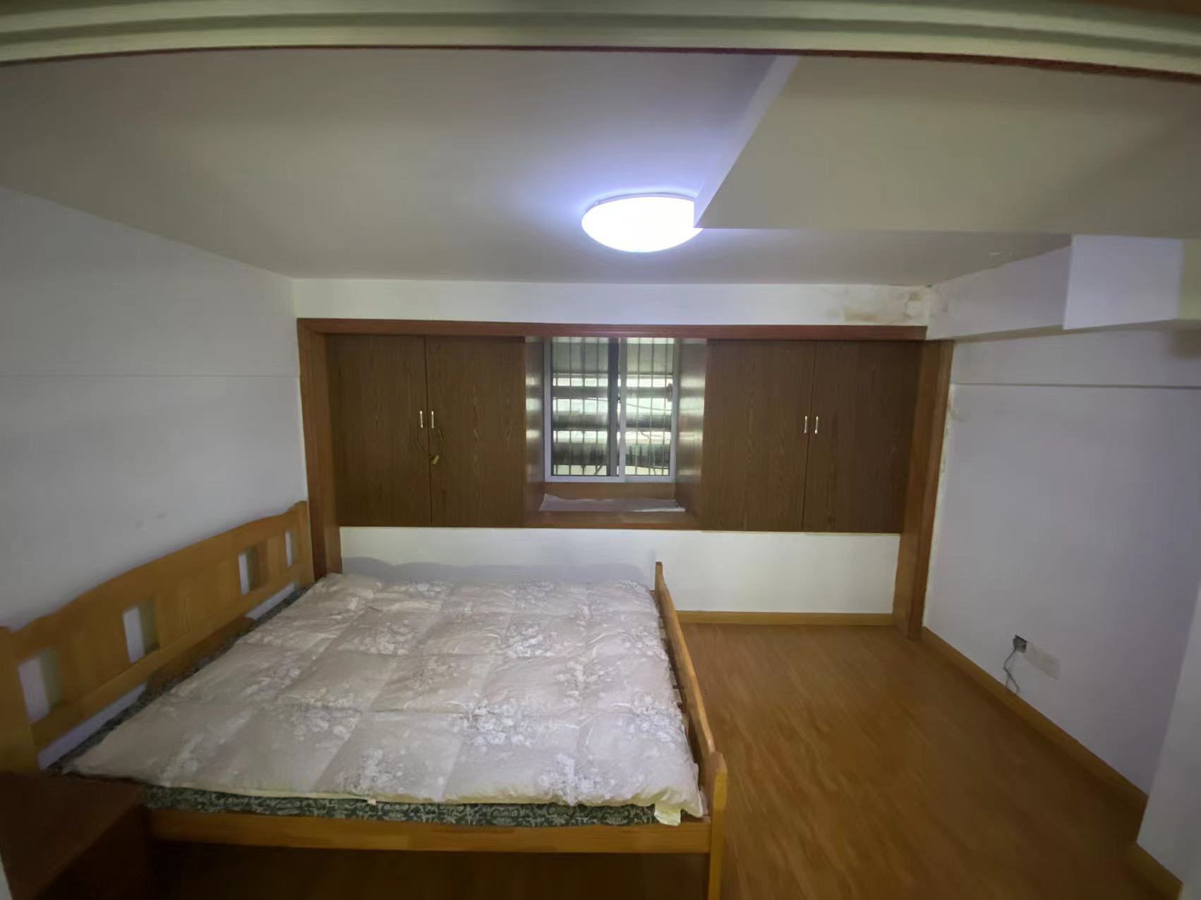 鸿运大厦 2室1厅1卫 60m&sup2;