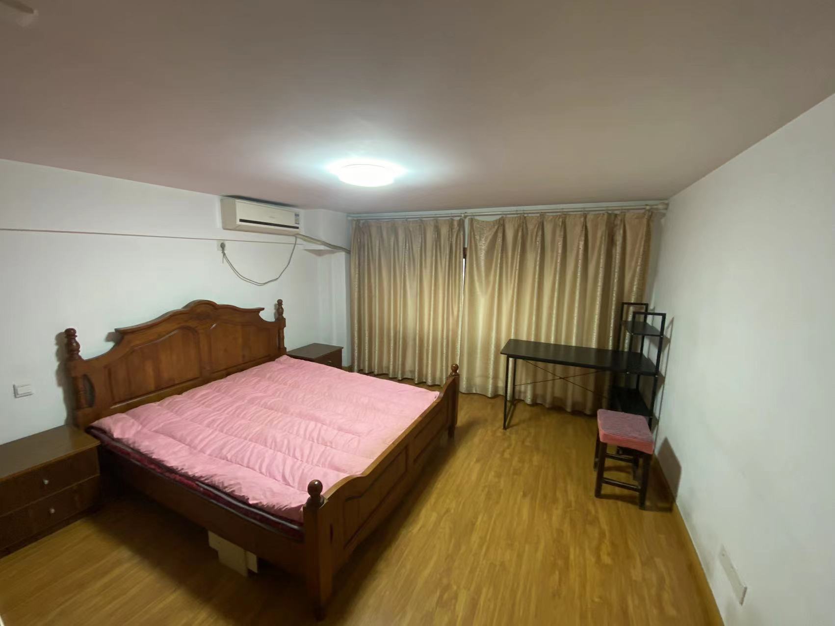 鸿运大厦 2室1厅1卫 60m&sup2;