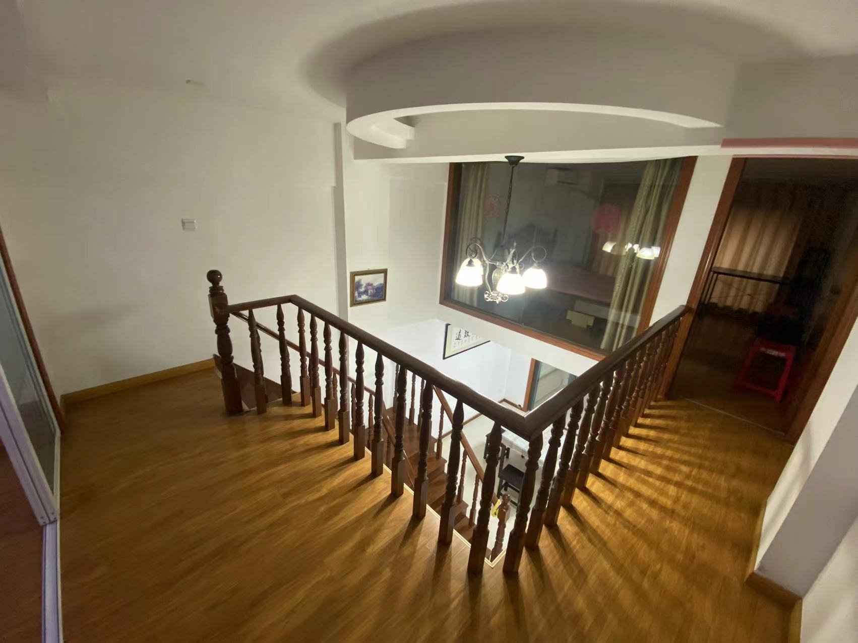 鸿运大厦 2室1厅1卫 60m&sup2;