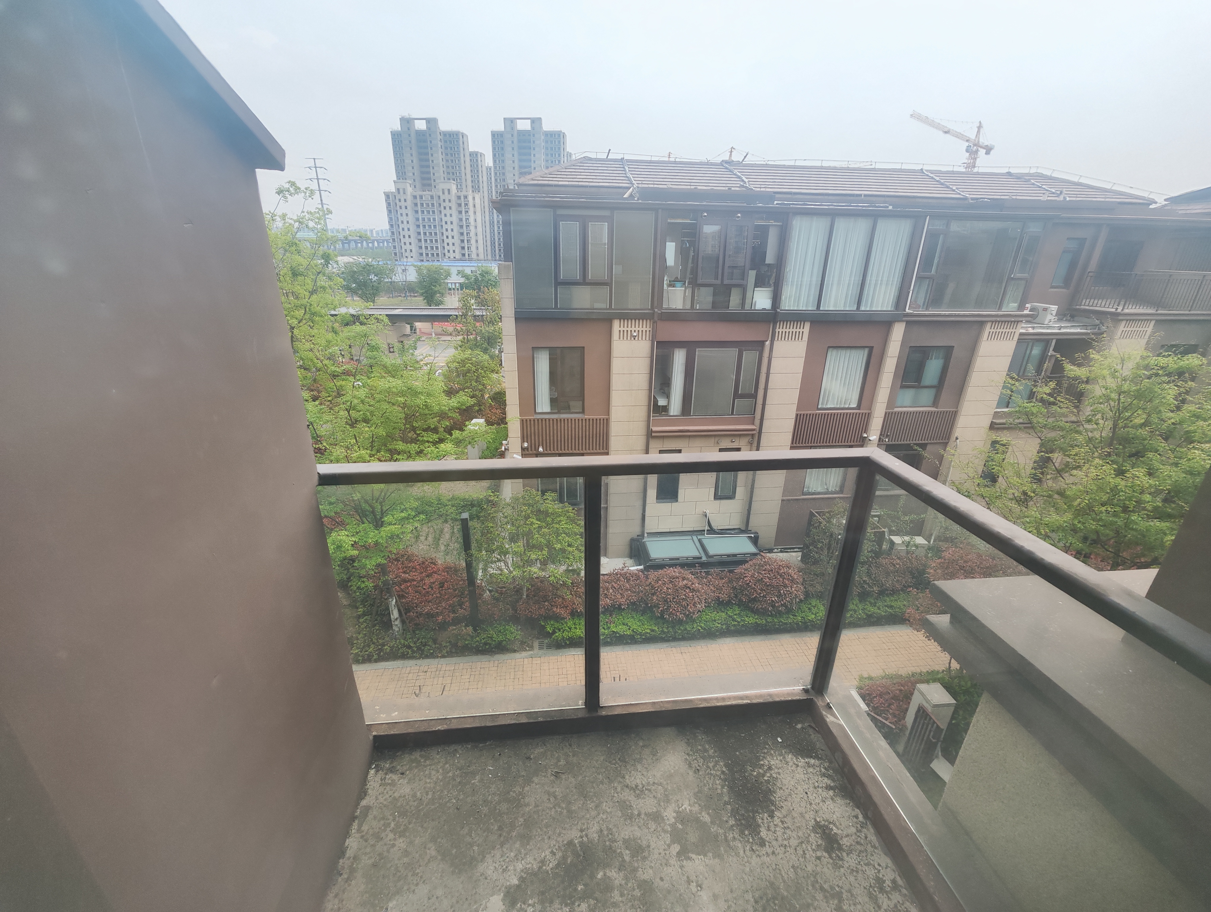 绿地新里城 4室2厅3卫 101m²