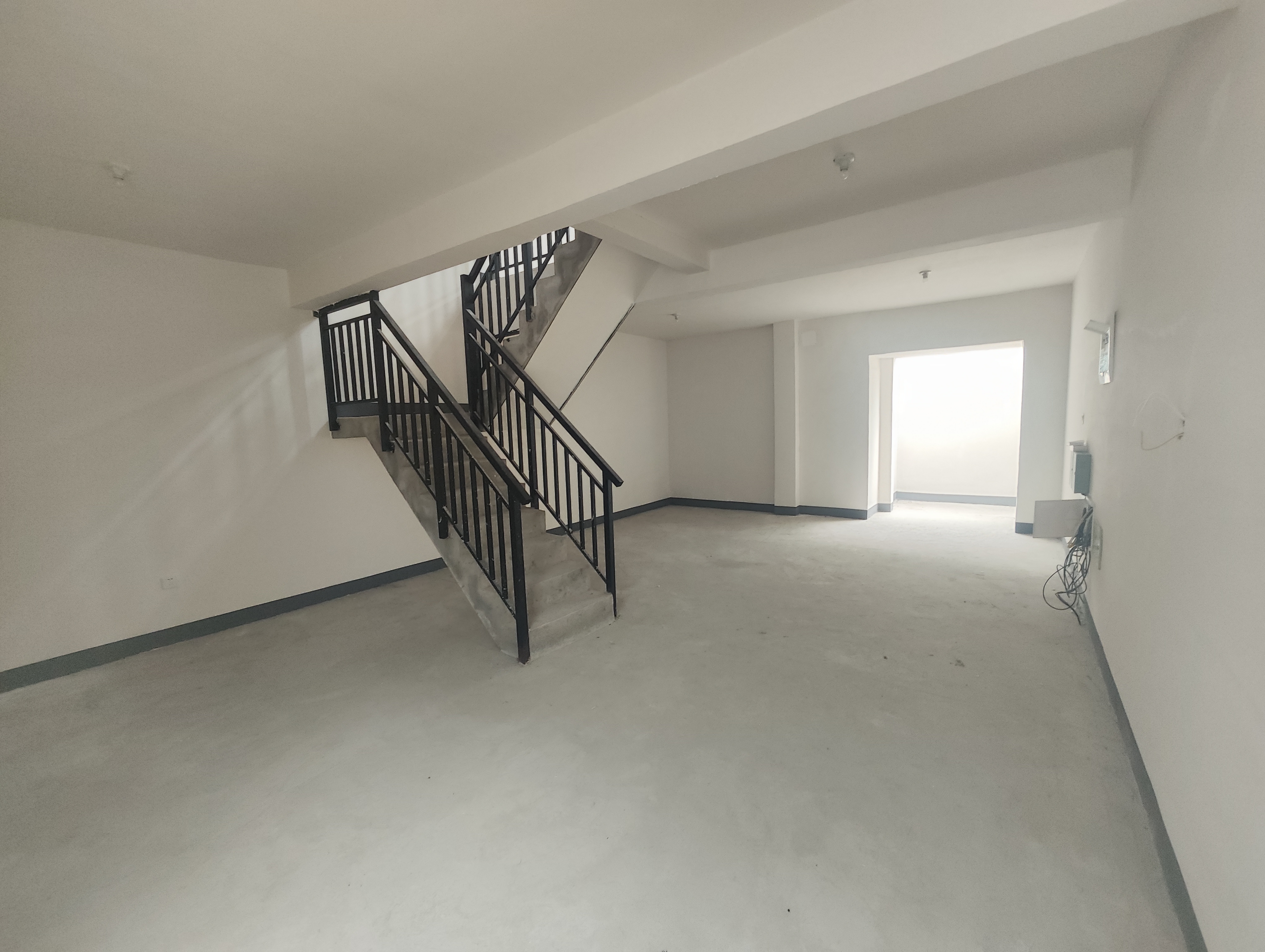绿地新里城 4室2厅3卫 101m&sup2;