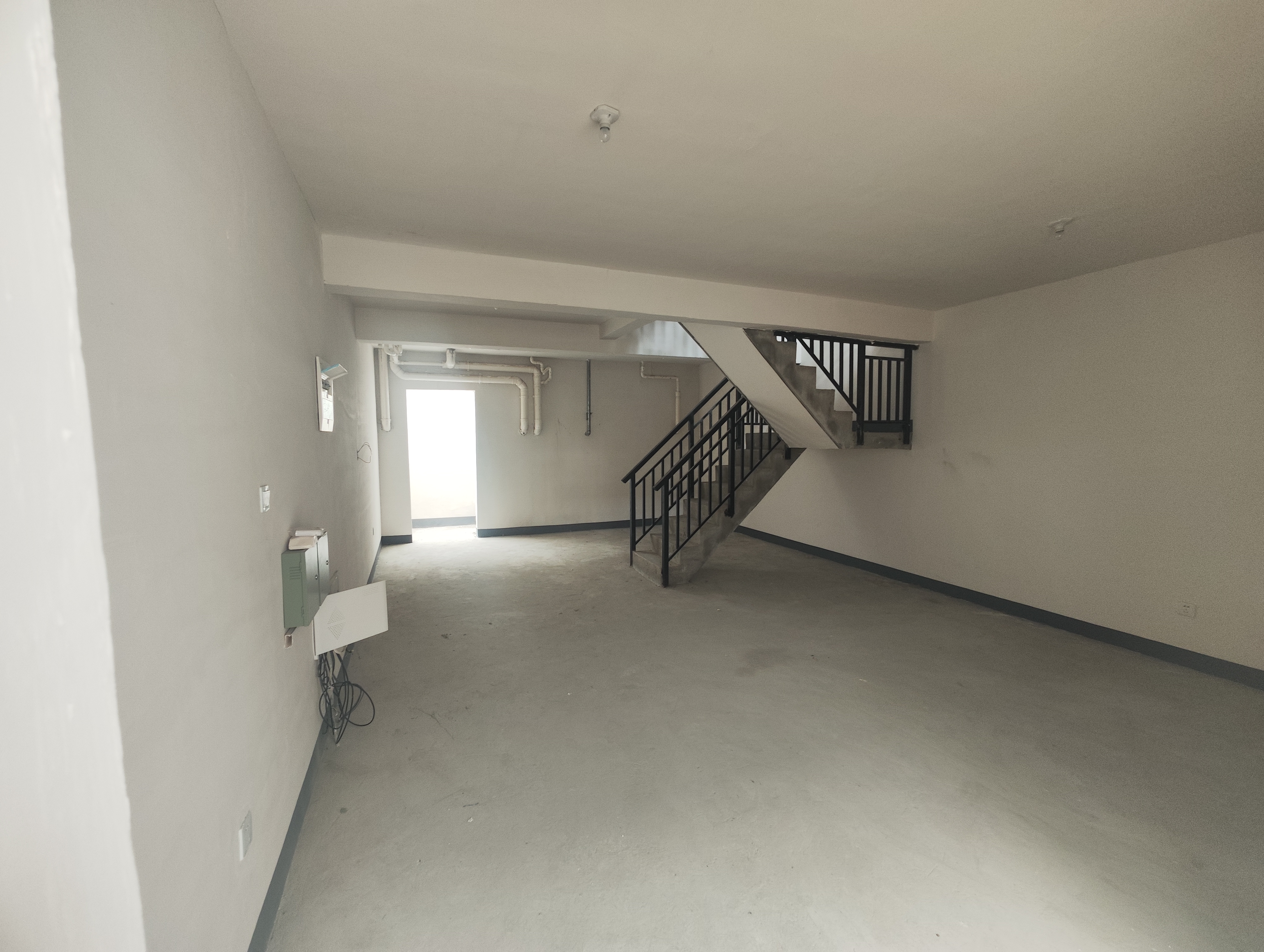 绿地新里城 4室2厅3卫 101m&sup2;