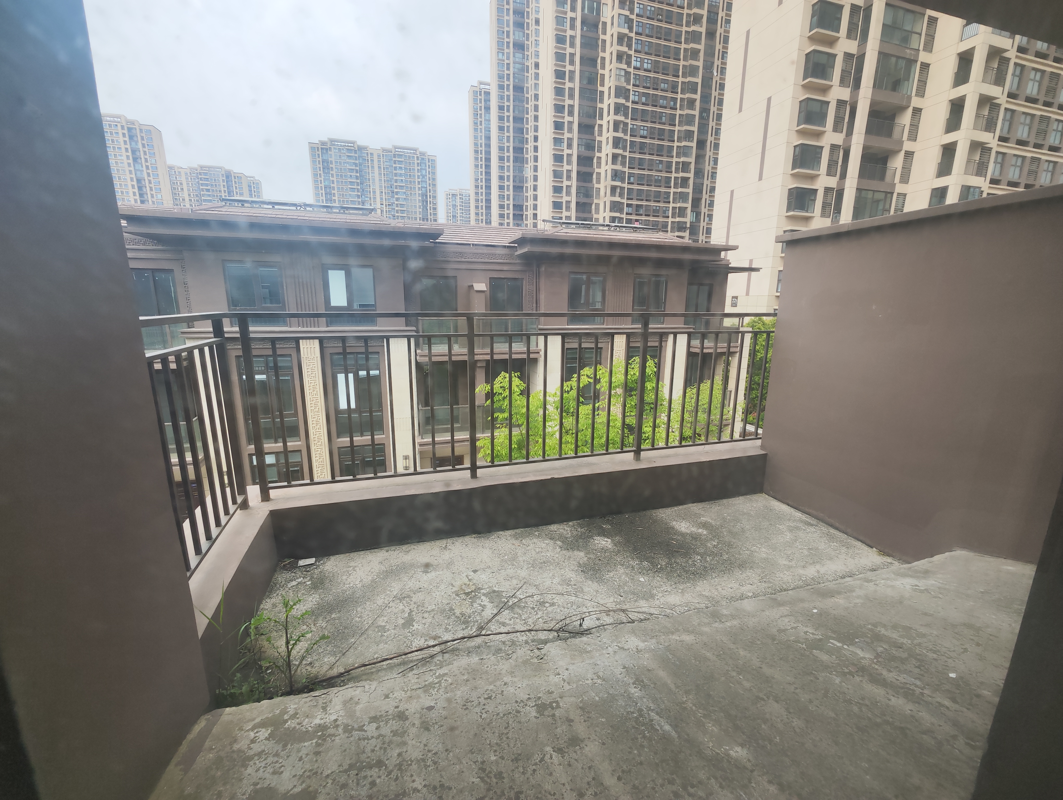 绿地新里城 4室2厅2卫 103m&sup2;