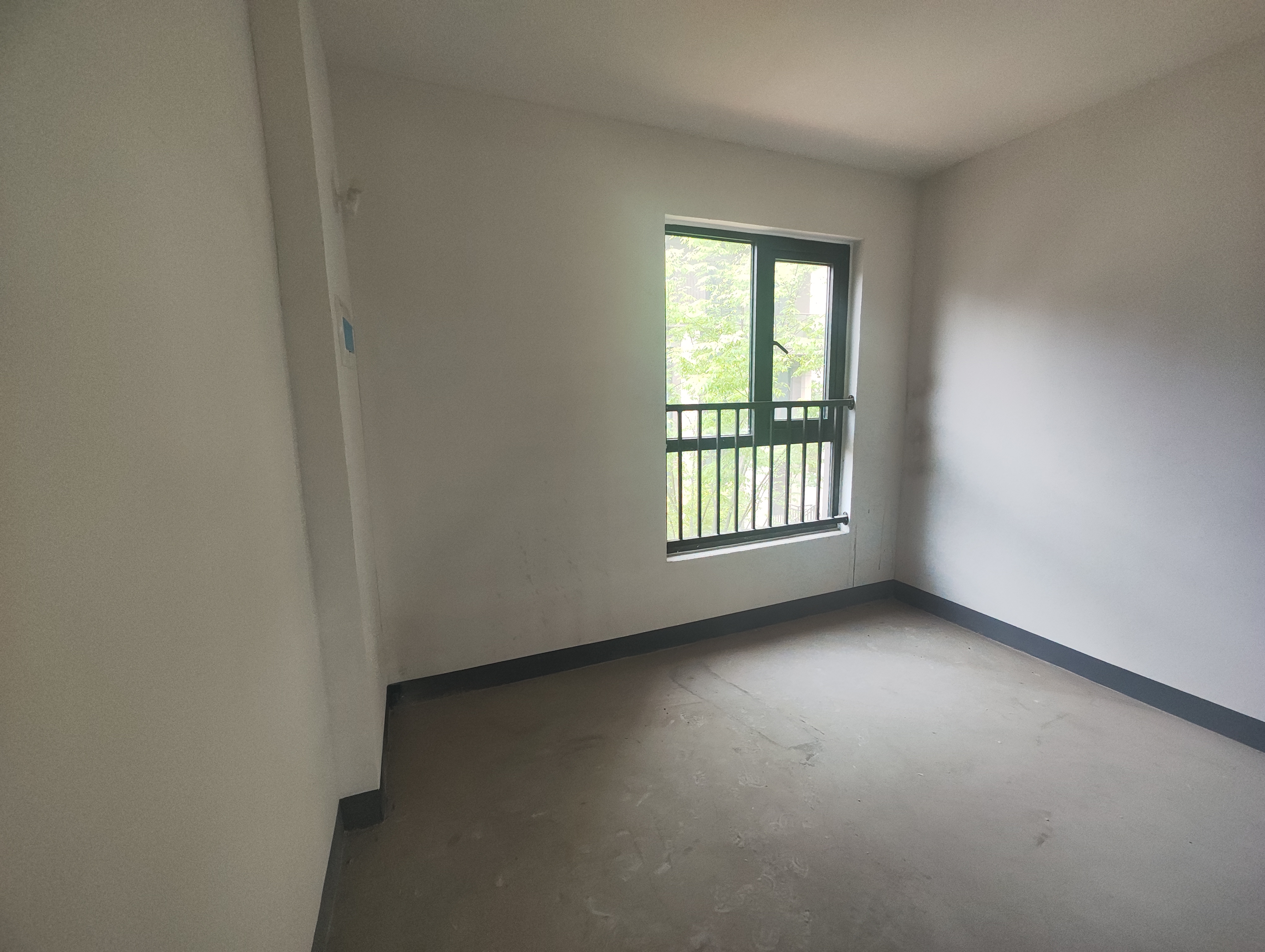 绿地新里城 4室2厅2卫 103m&sup2;