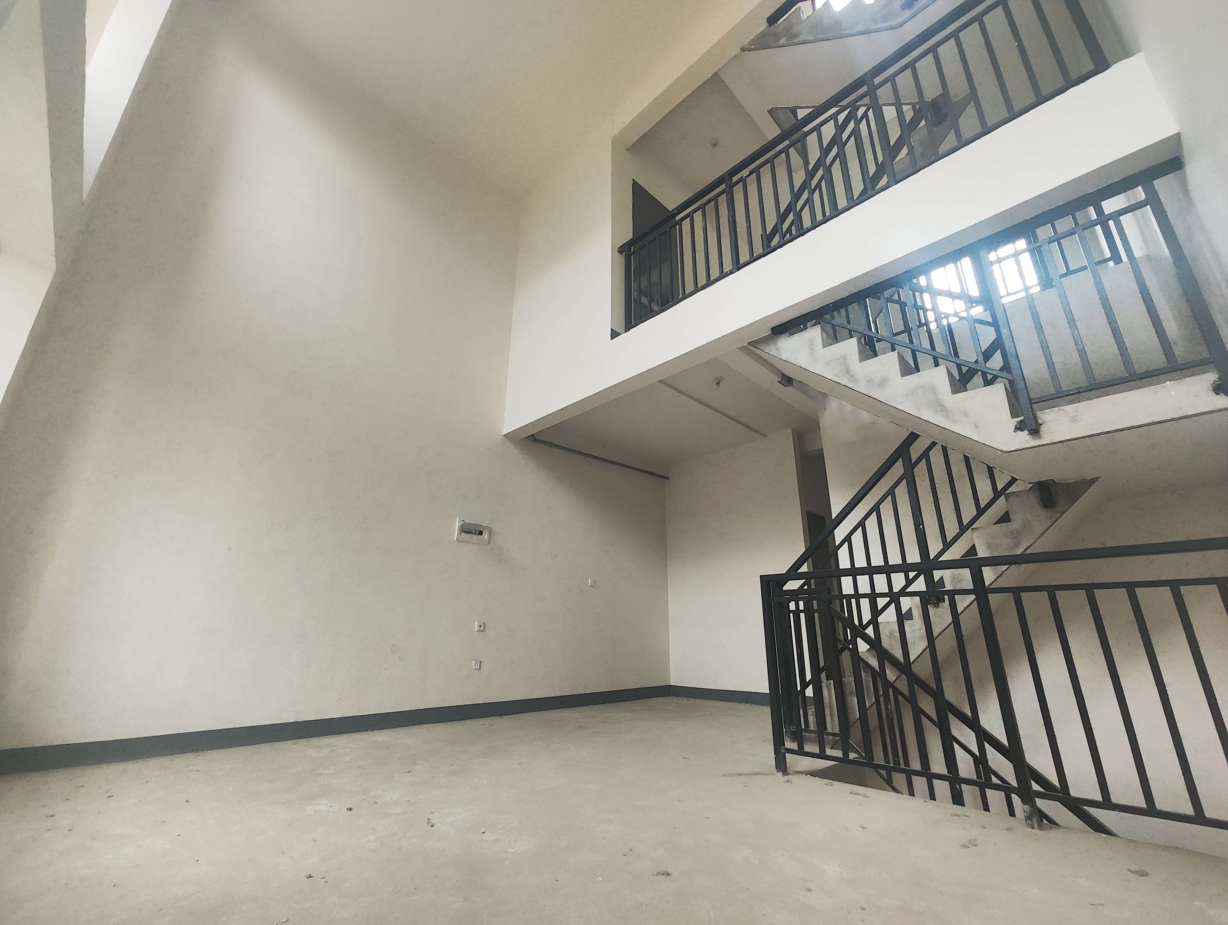 绿地新里城 4室2厅2卫 103m&sup2;