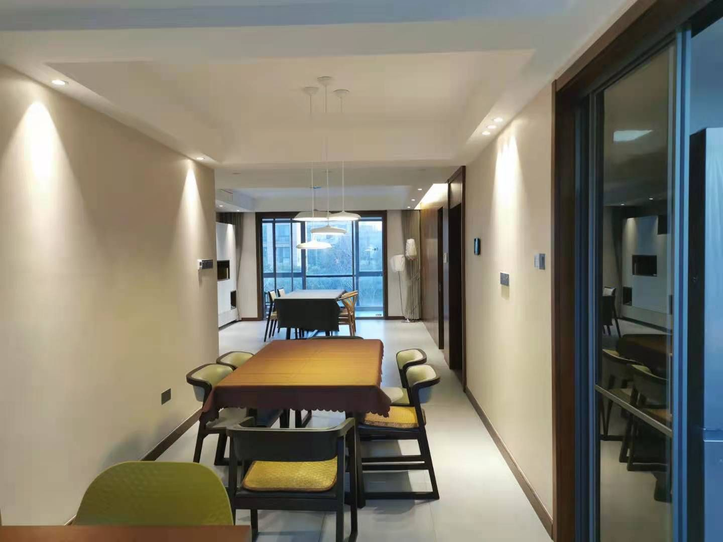 丁香花园 3室2厅2卫 139.81m&sup2;