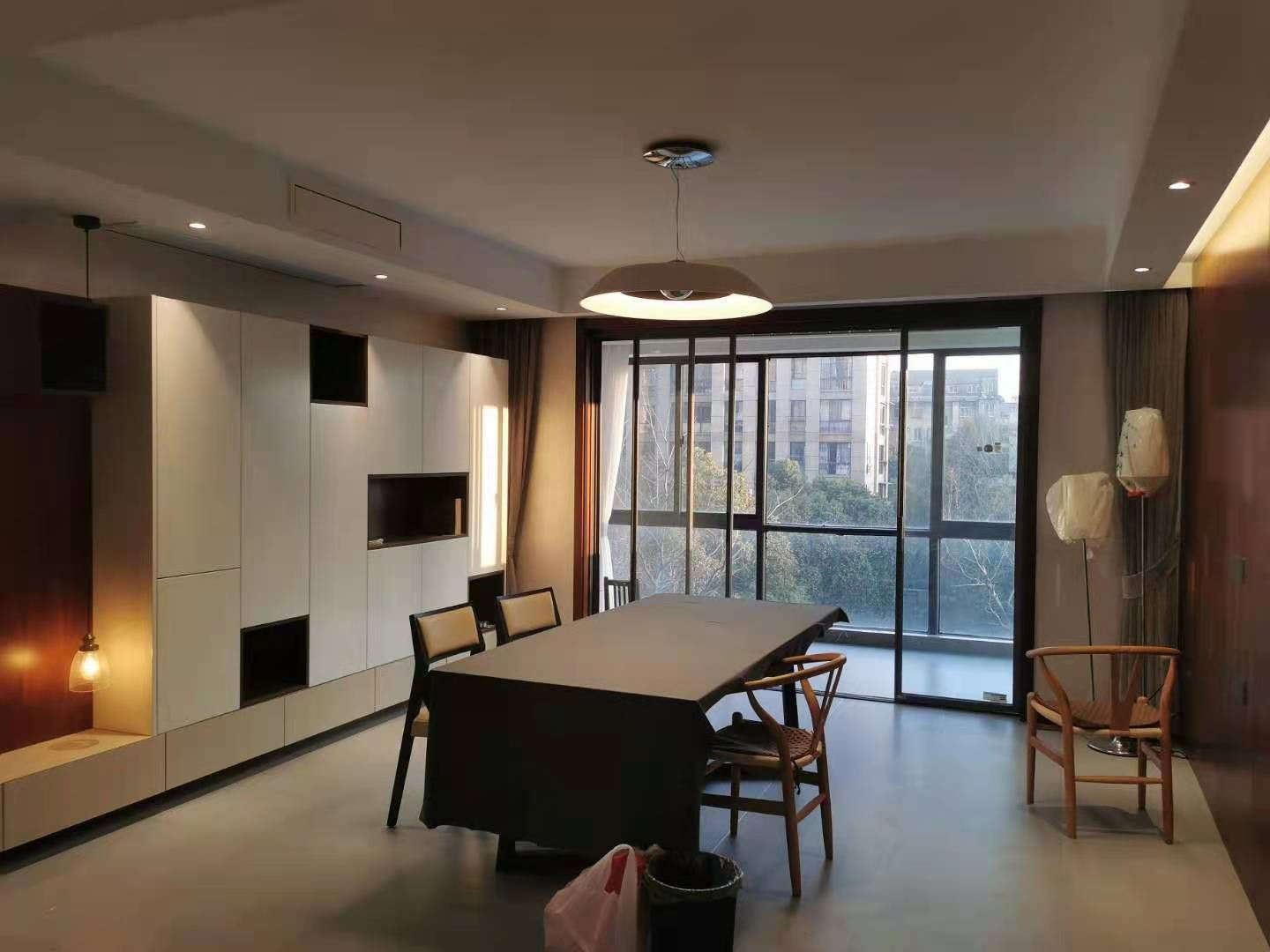 丁香花园 3室2厅2卫 139.81m&sup2;