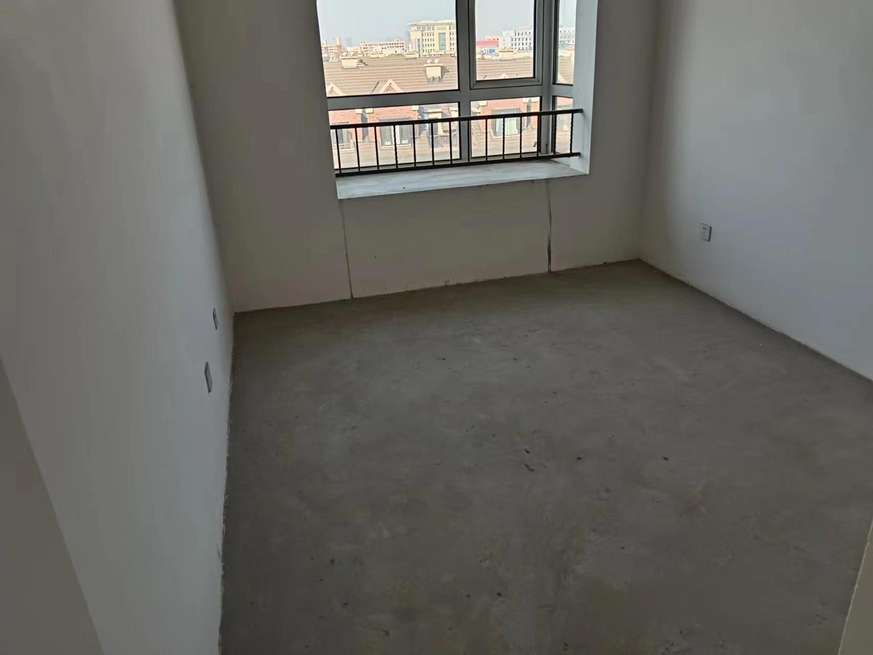 军山花园 3室2厅2卫 143m²
