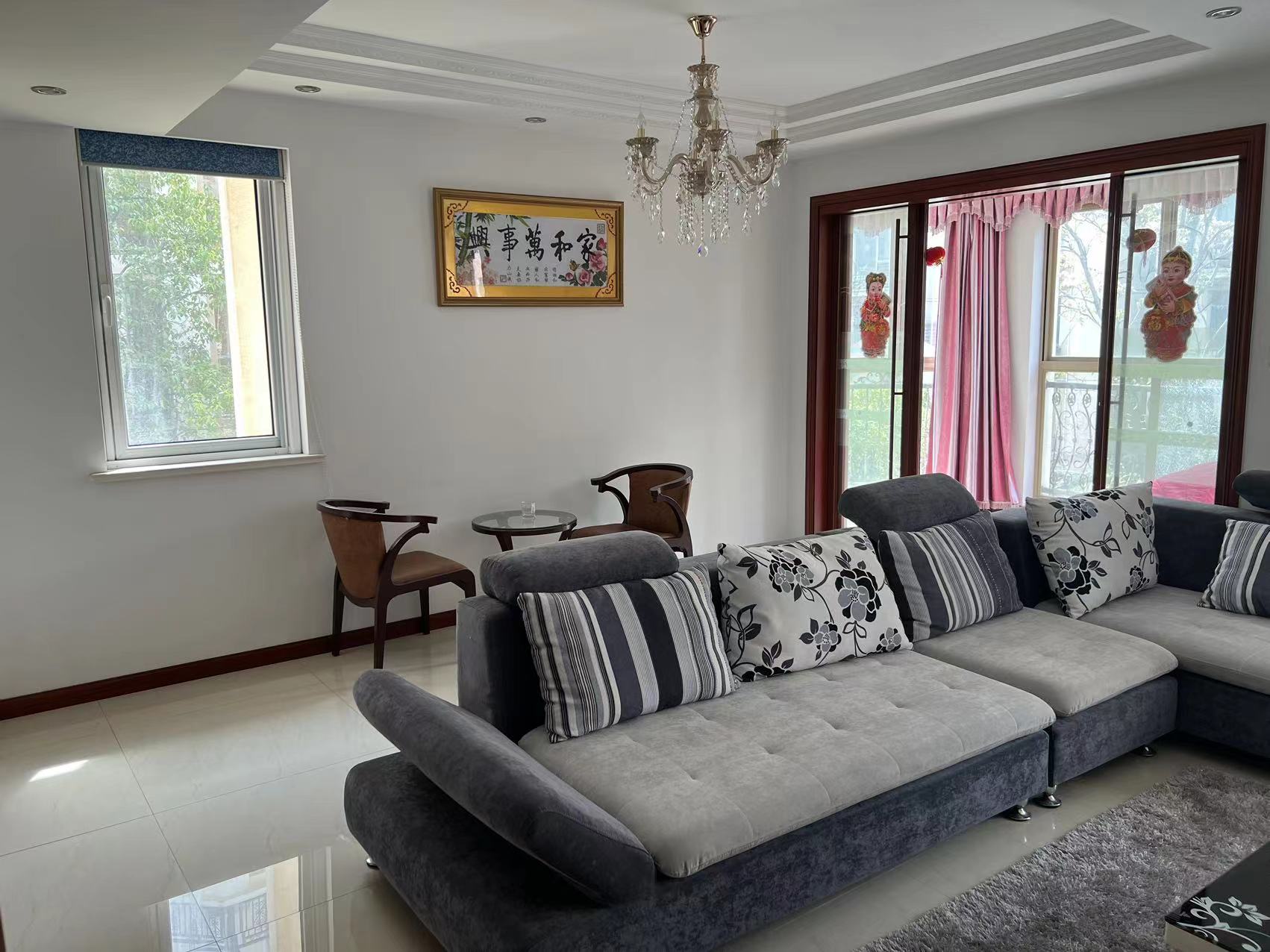 军山花园 3室2厅2卫 170.74m&sup2;