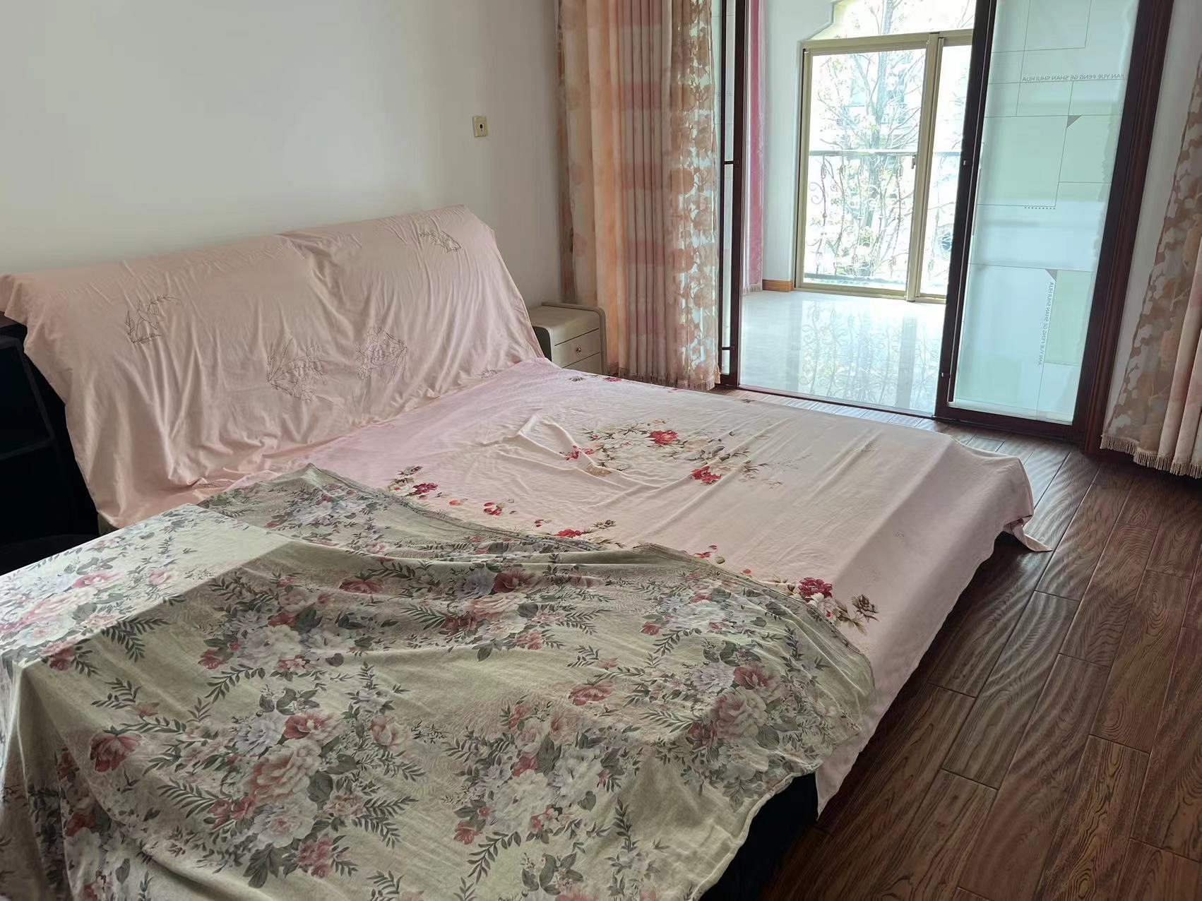军山花园 3室2厅2卫 170.74m&sup2;
