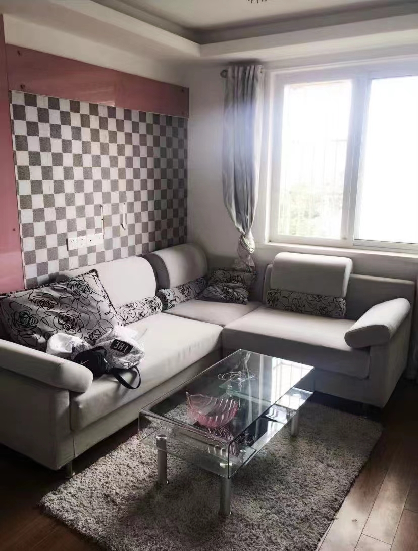 城山家园 1室1厅1卫 59m&sup2;