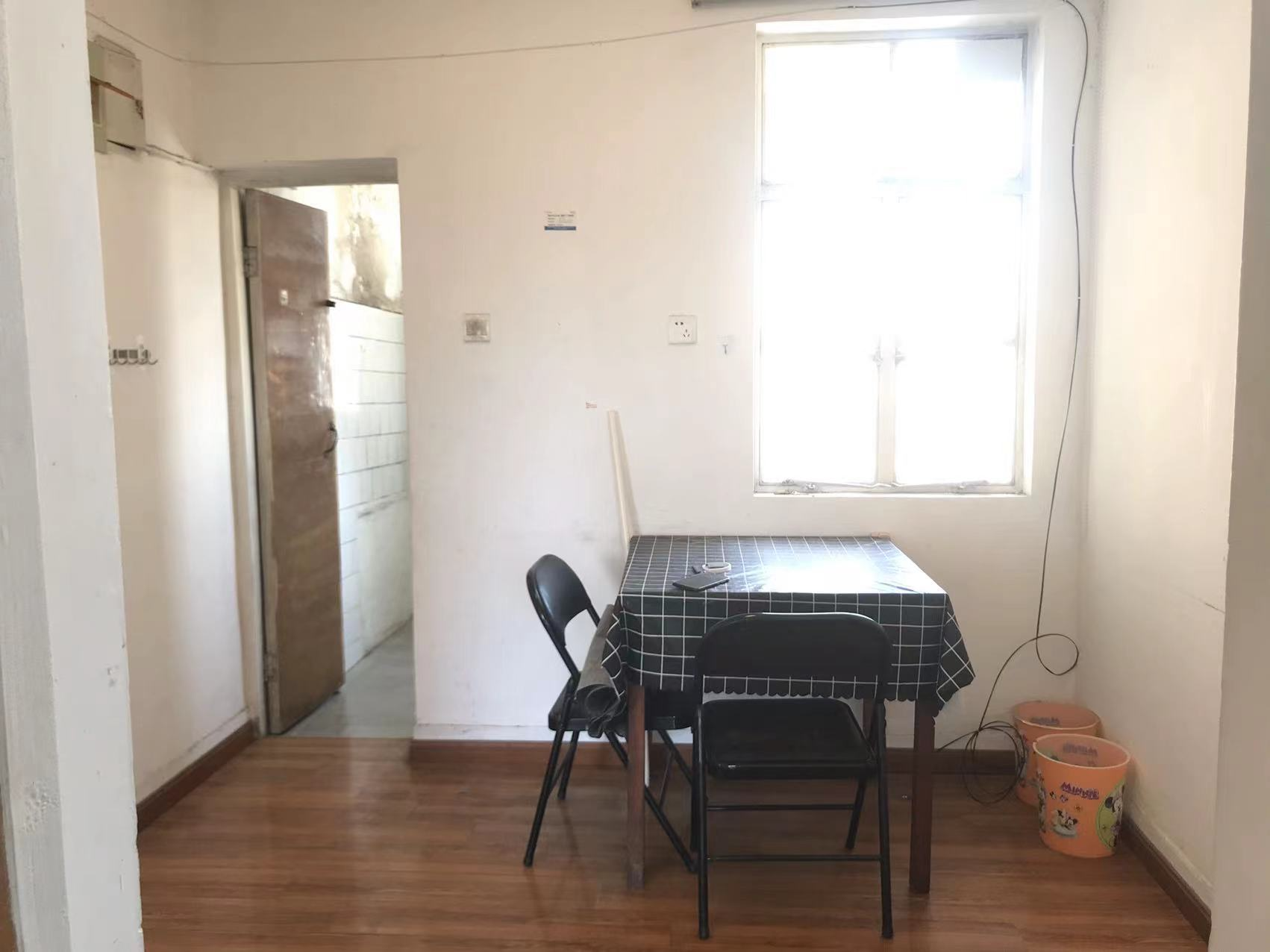 城港新村 2室1厅1卫 60m&sup2;