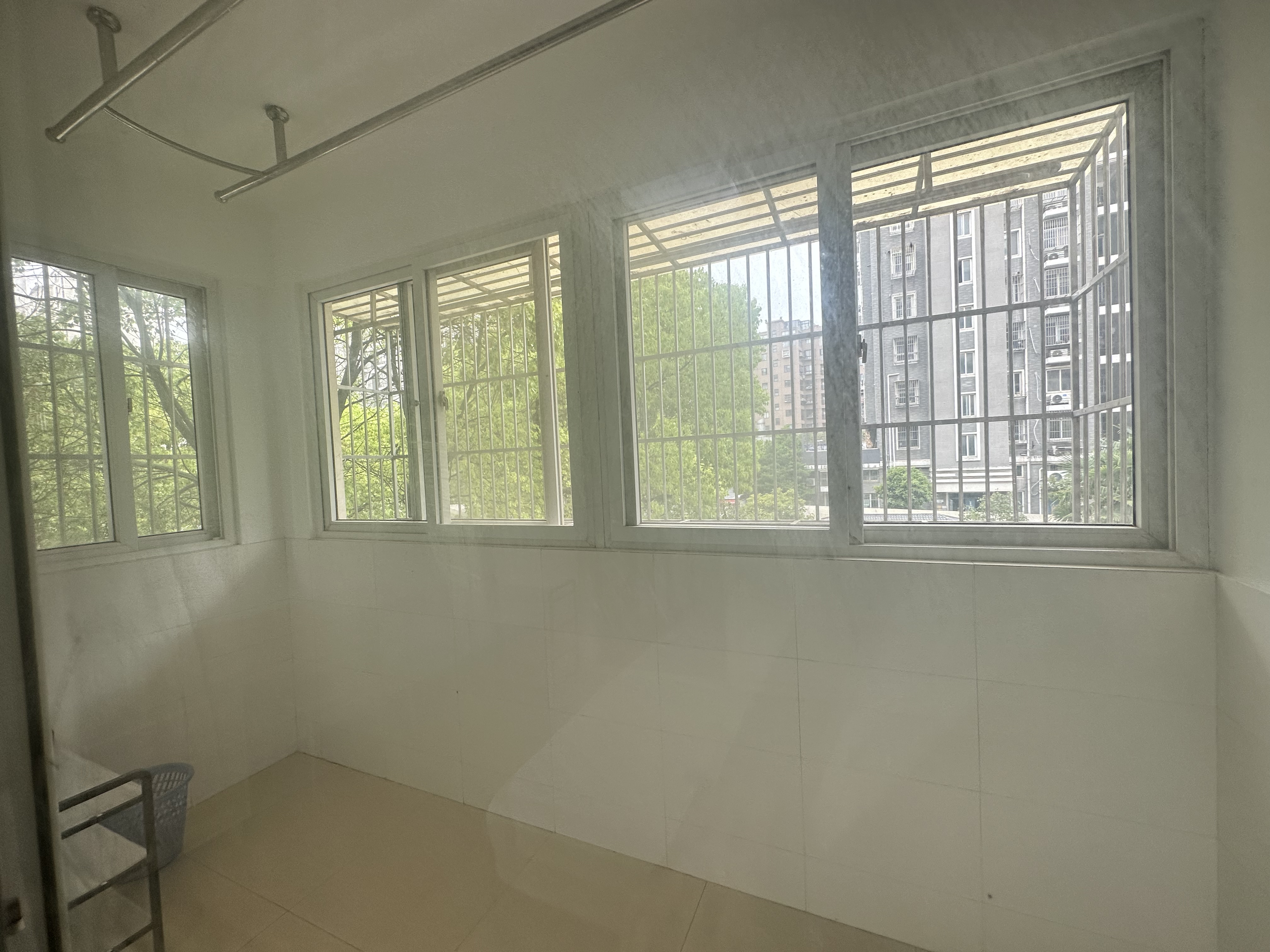 锦安花园 1室1厅1卫 59m&sup2;