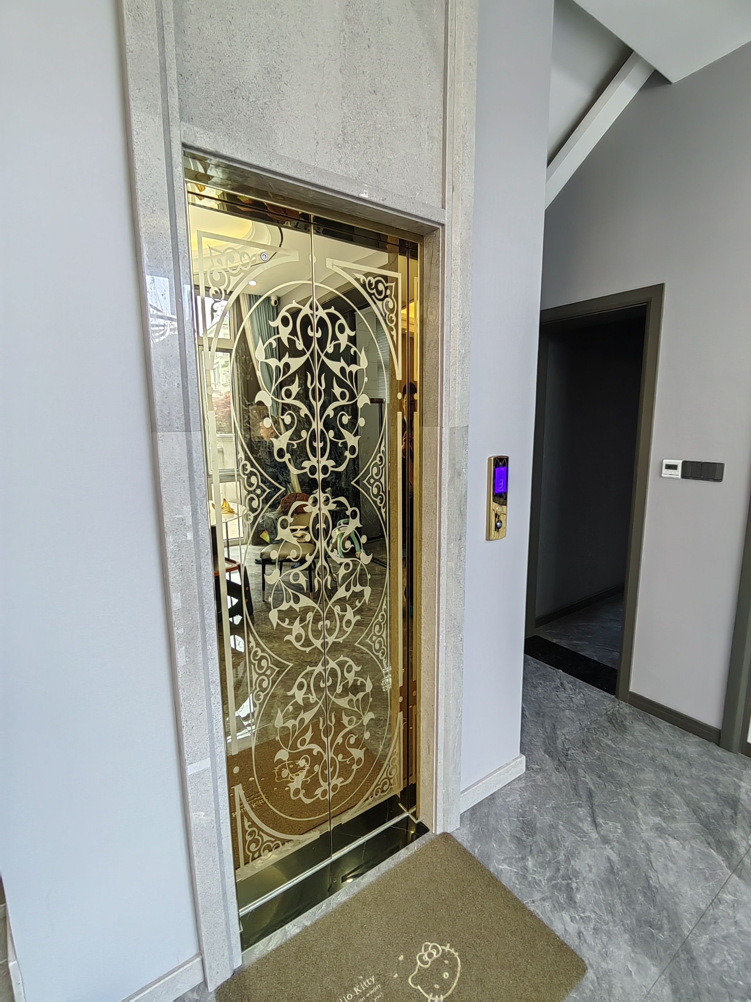 顺发御园 3室3厅3卫 261.00m&sup2;