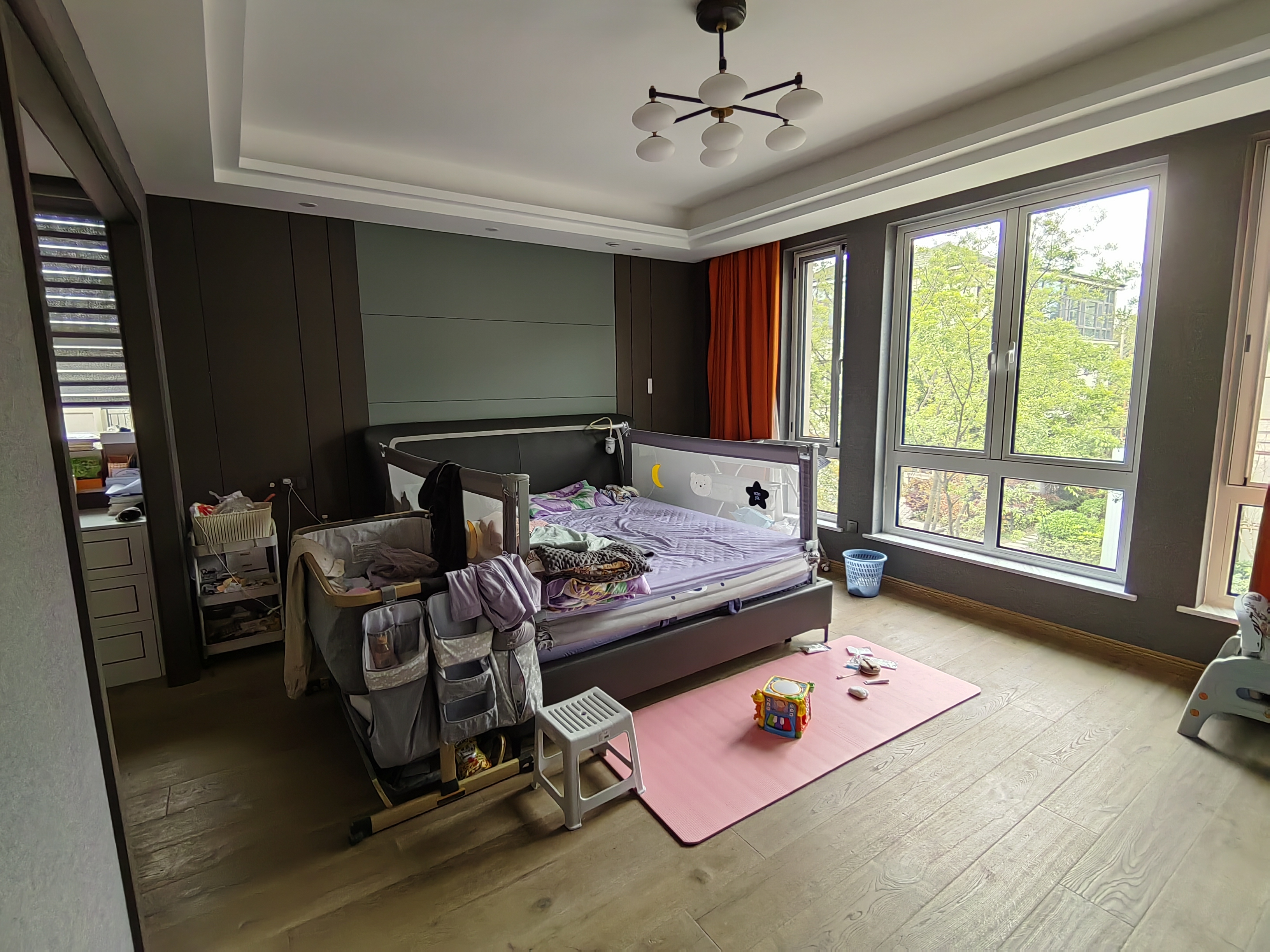 顺发御园 3室3厅3卫 261.00m&sup2;