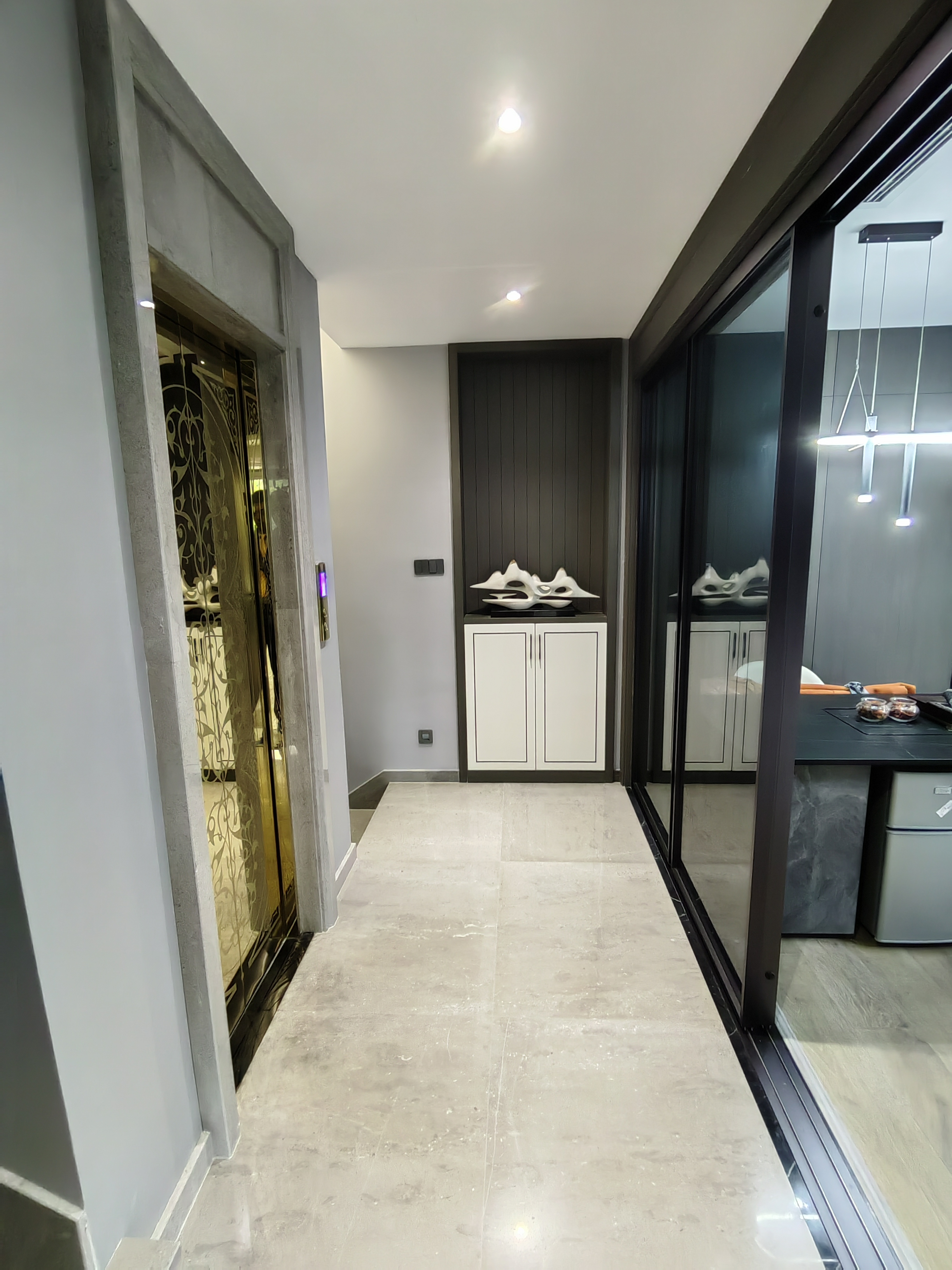 顺发御园 3室3厅3卫 261.00m&sup2;