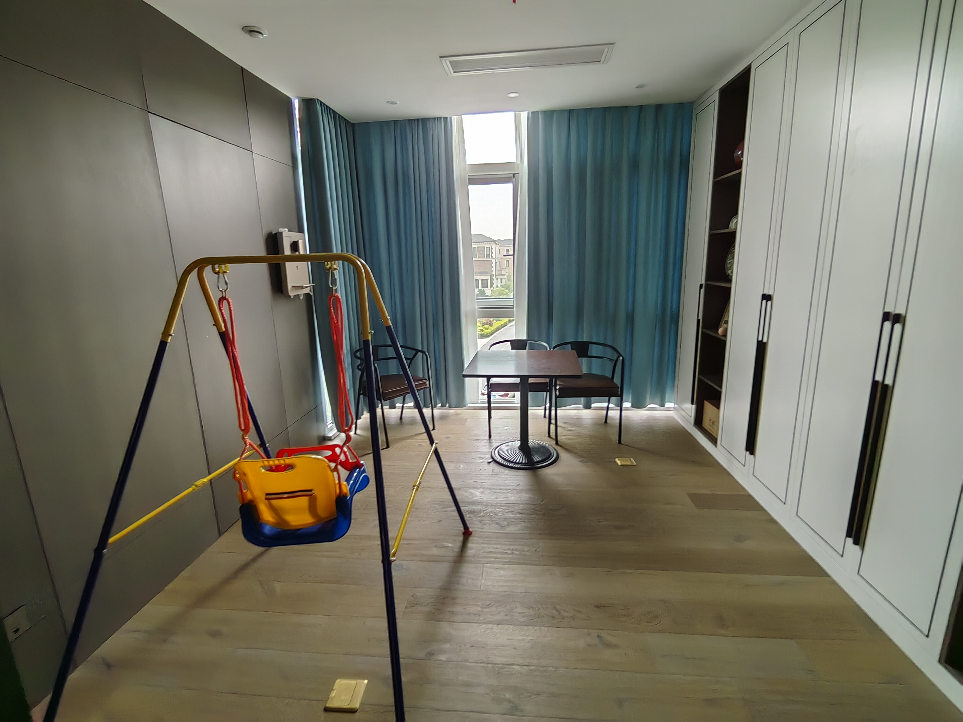 顺发御园 3室3厅3卫 261.00m&sup2;