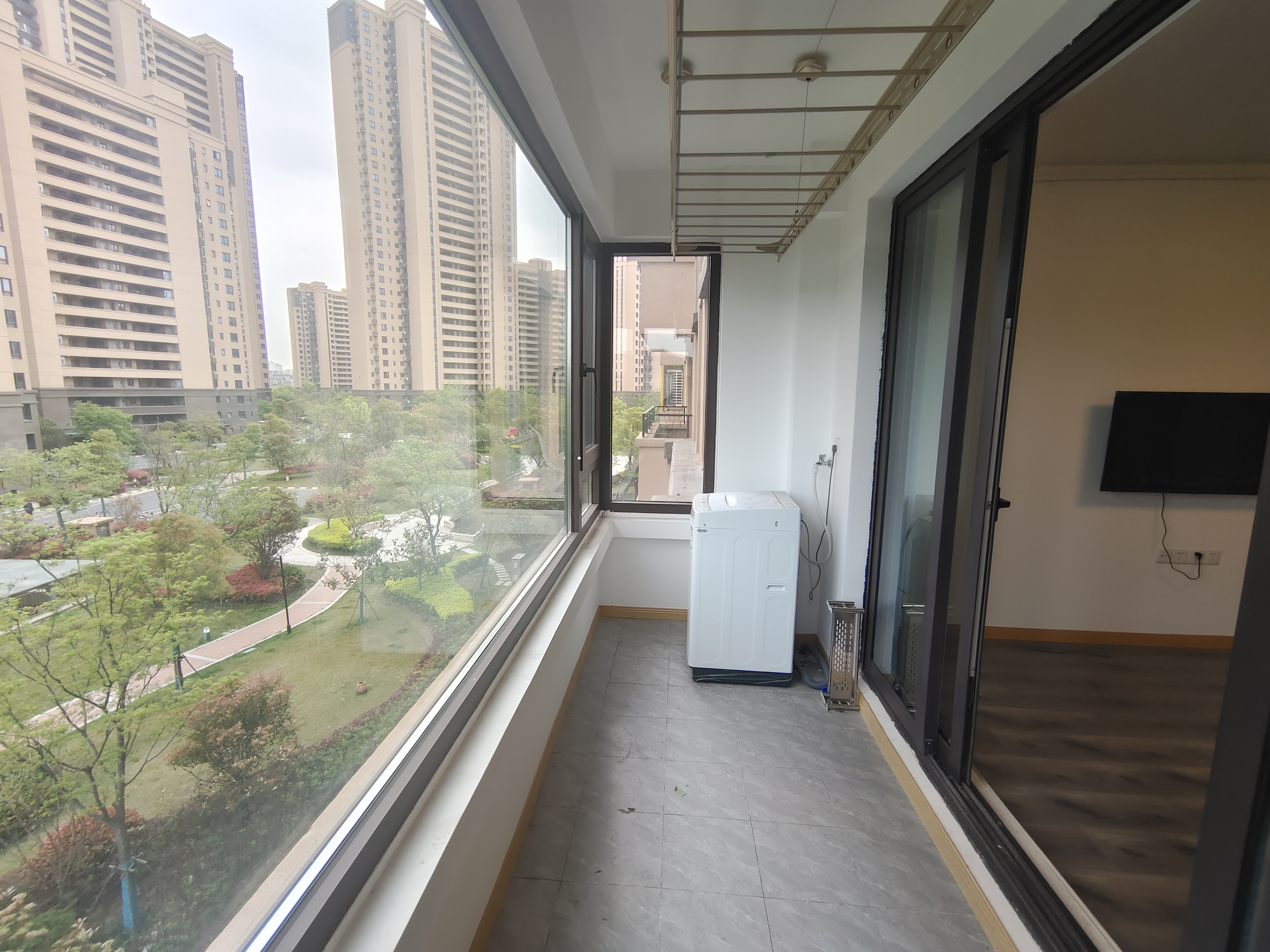 保利香槟国际 4室2厅2卫 127.00m²