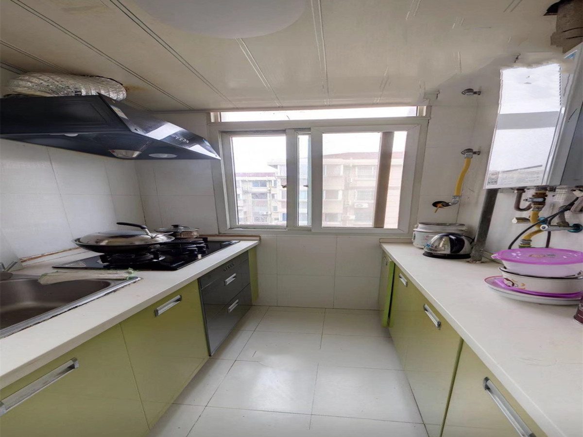 城港新村 3室1厅1卫 72m&sup2;