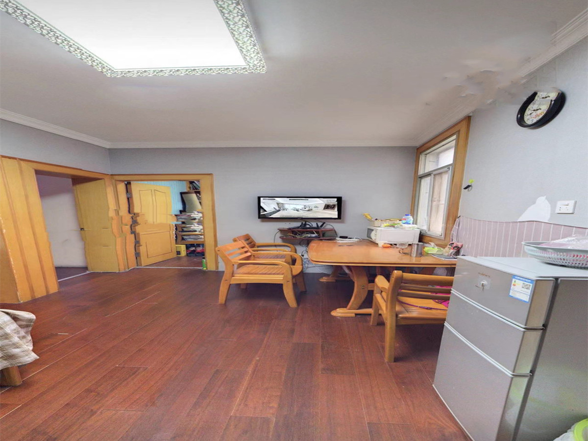 城港新村 3室1厅1卫 72m&sup2;