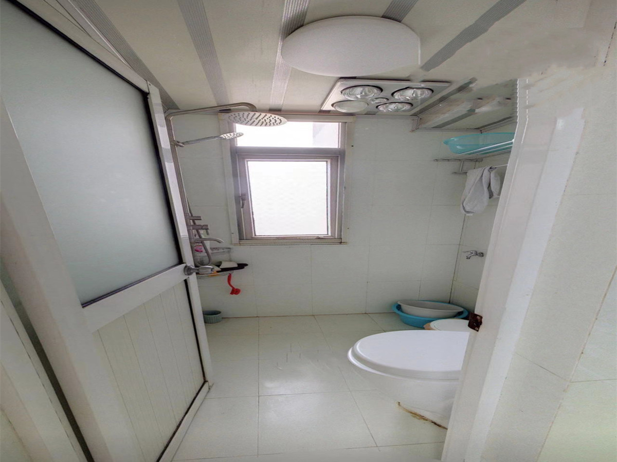城港新村 3室1厅1卫 72m&sup2;