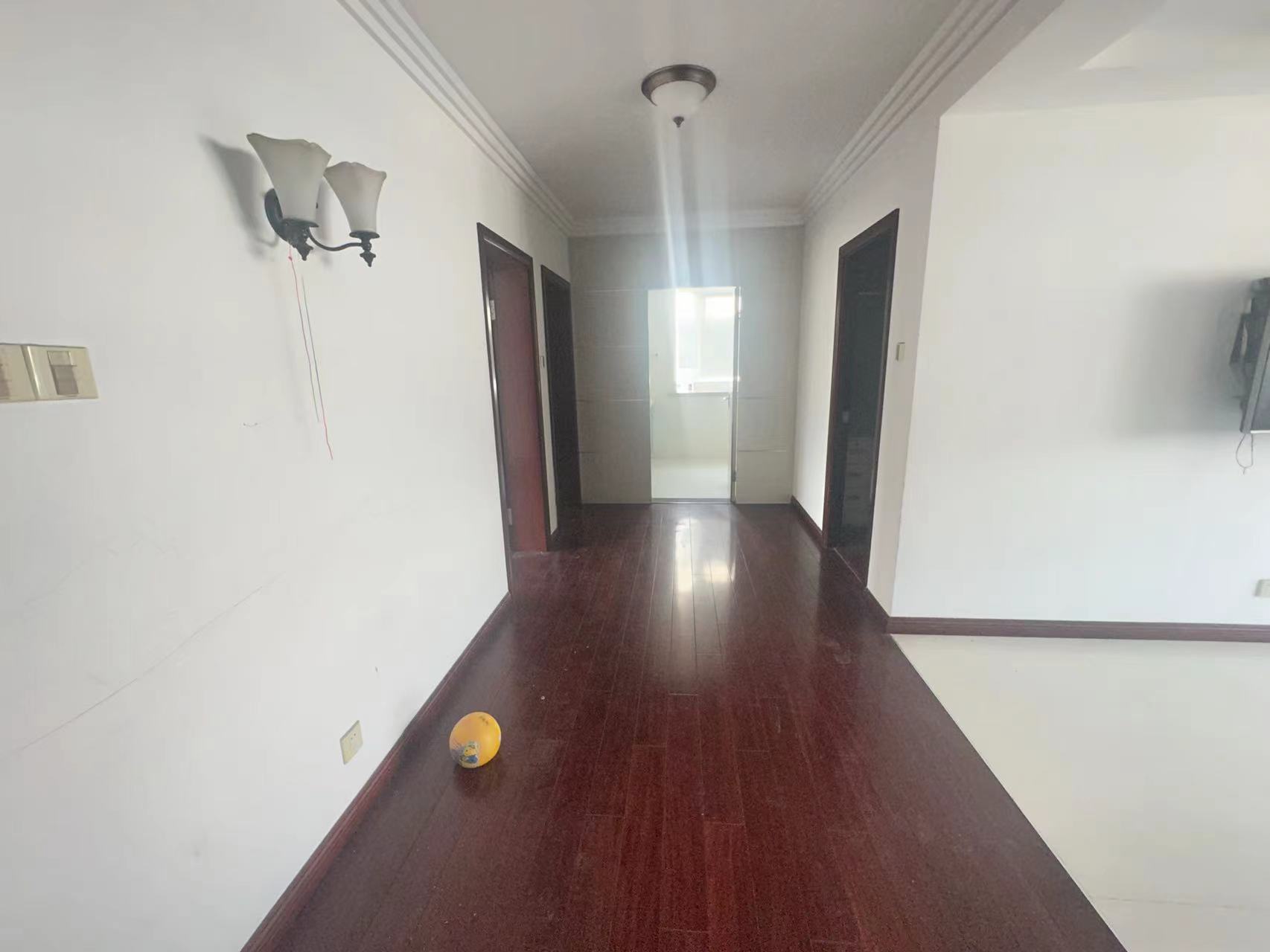 春晖花园 4室2厅3卫 149.9m&sup2;
